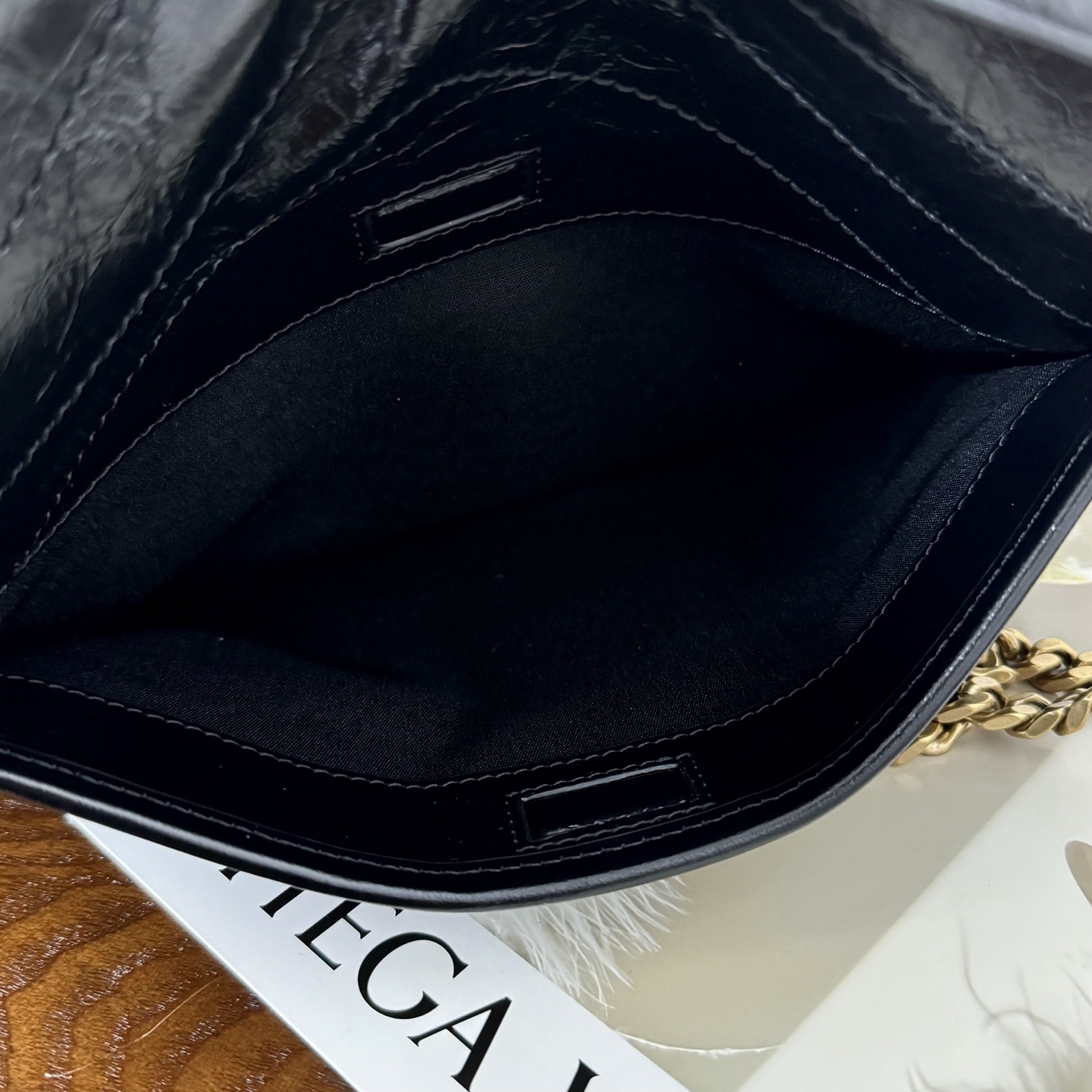 全套包装！型号:，Size：28-20-8.5cm！Niki出金链条啦，让包身整体又多了几分优雅和贵气，