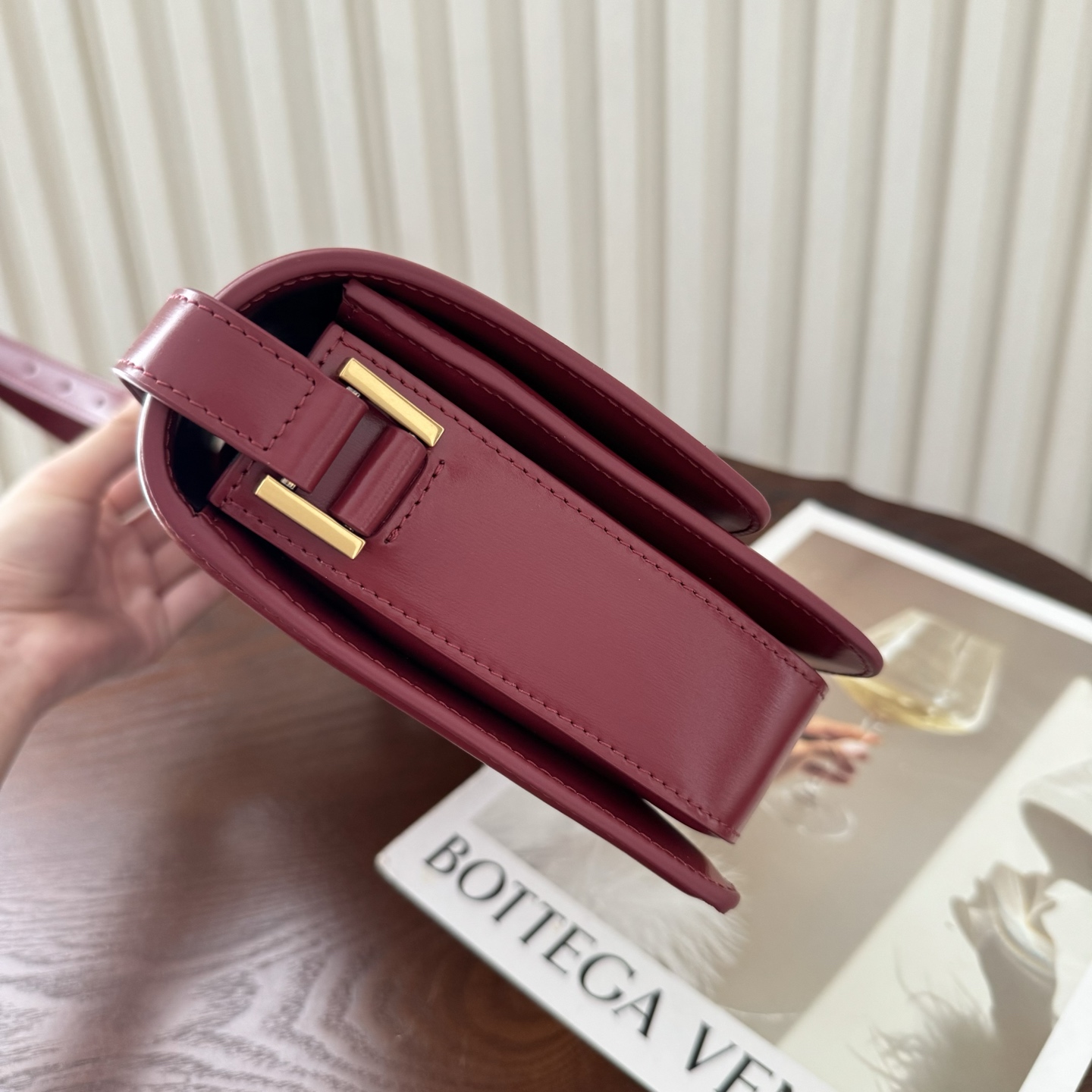 全套包装！Solferion Box中号。型号:，尺寸:23-17-6cm!打造更高级手感的Box牛皮，