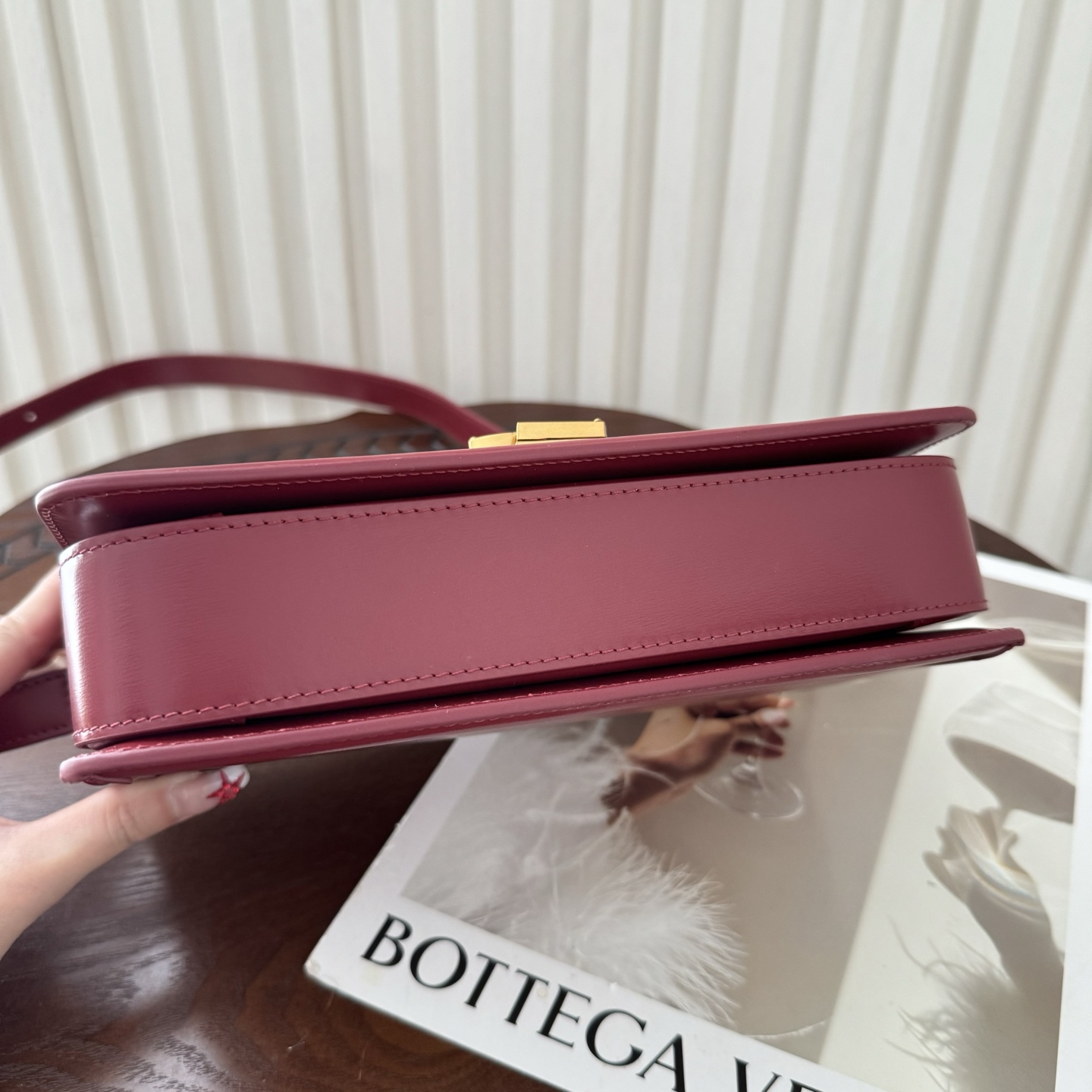 全套包装！Solferion Box中号。型号:，尺寸:23-17-6cm!打造更高级手感的Box牛皮，