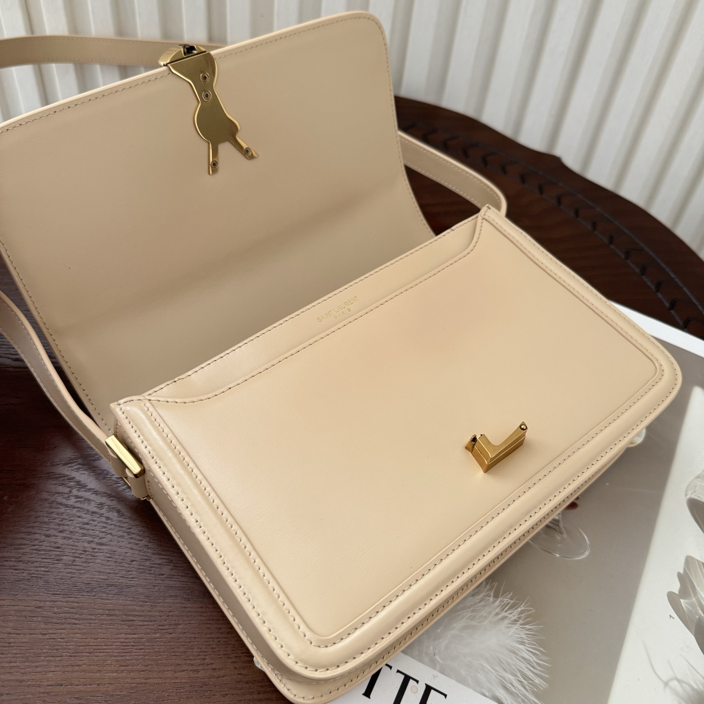 全套包装！Solferion Box中号。型号:，尺寸:23-17-6cm!打造更高级手感的Box牛皮，