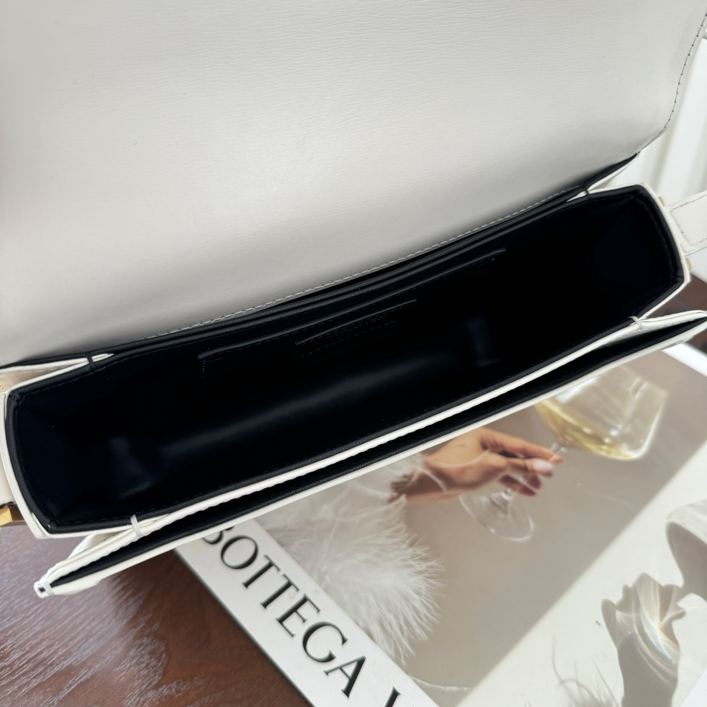 全套包装！Solferion Box中号。型号:，尺寸:23-17-6cm!打造更高级手感的Box牛皮，