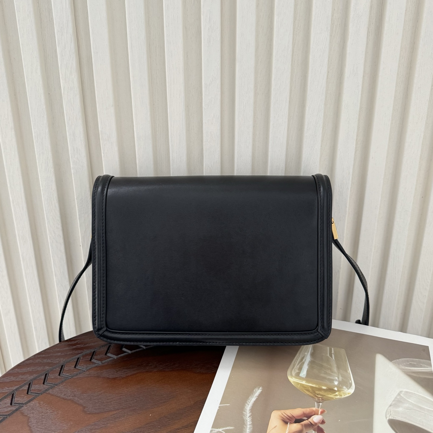 全套包装！Solferion Box中号。型号:，尺寸:23-17-6cm!打造更高级手感的Box牛皮，