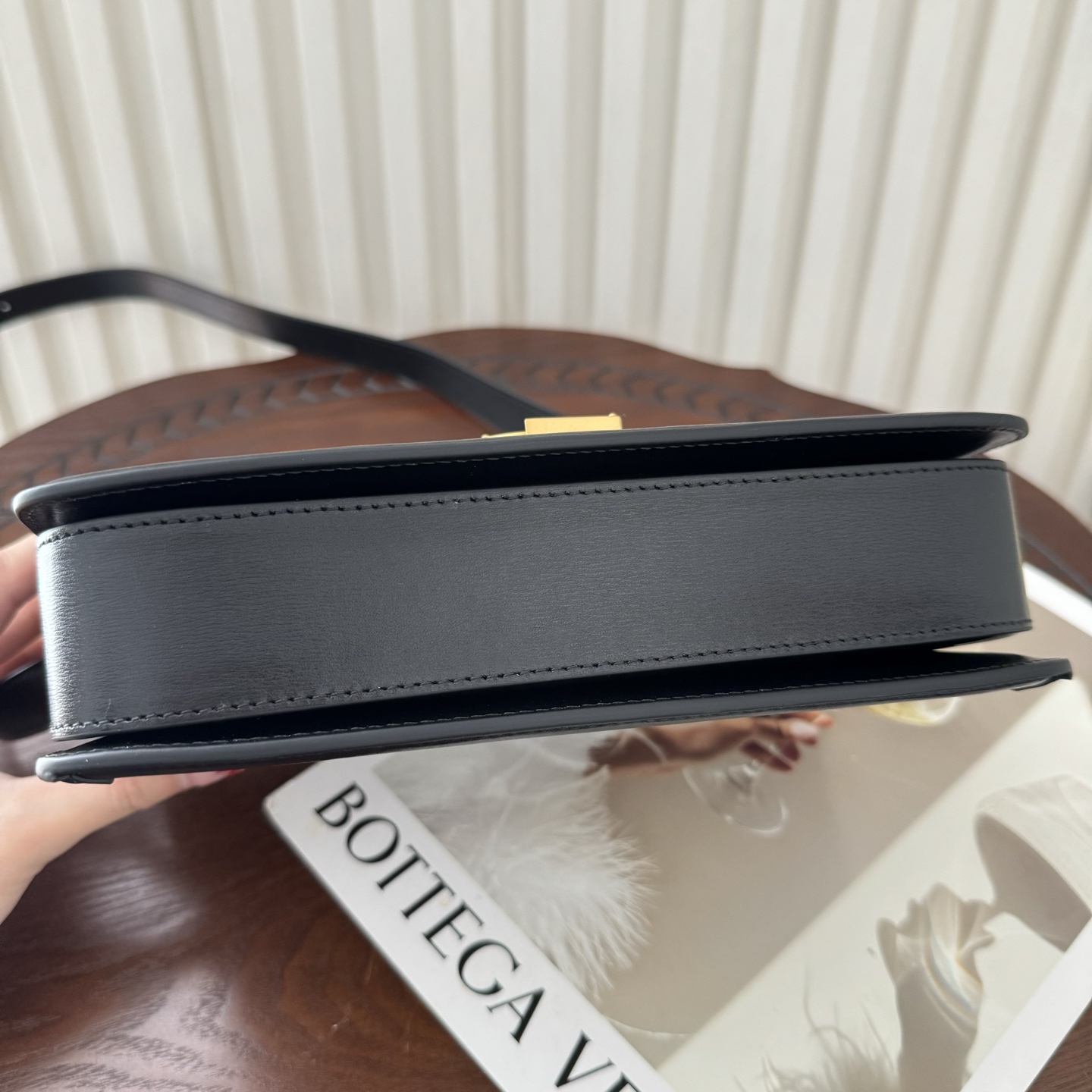 全套包装！Solferion Box中号。型号:，尺寸:23-17-6cm!打造更高级手感的Box牛皮，