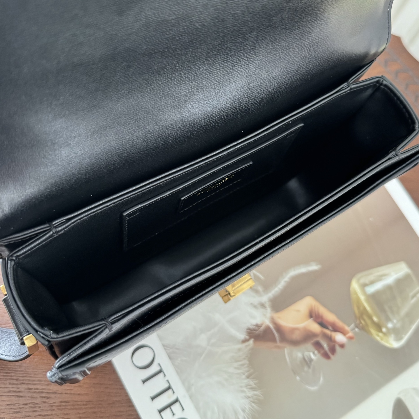 全套包装！Solferion Box中号。型号:，尺寸:23-17-6cm!打造更高级手感的Box牛皮，