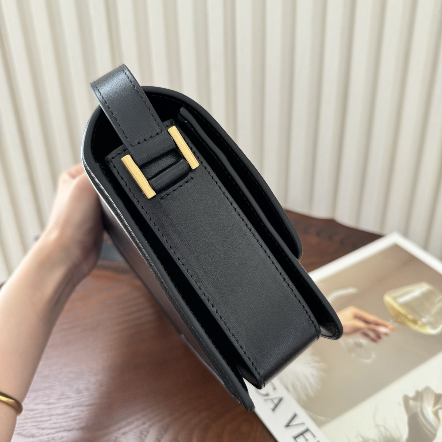 全套包装！Solferion Box中号。型号:，尺寸:23-17-6cm!打造更高级手感的Box牛皮，