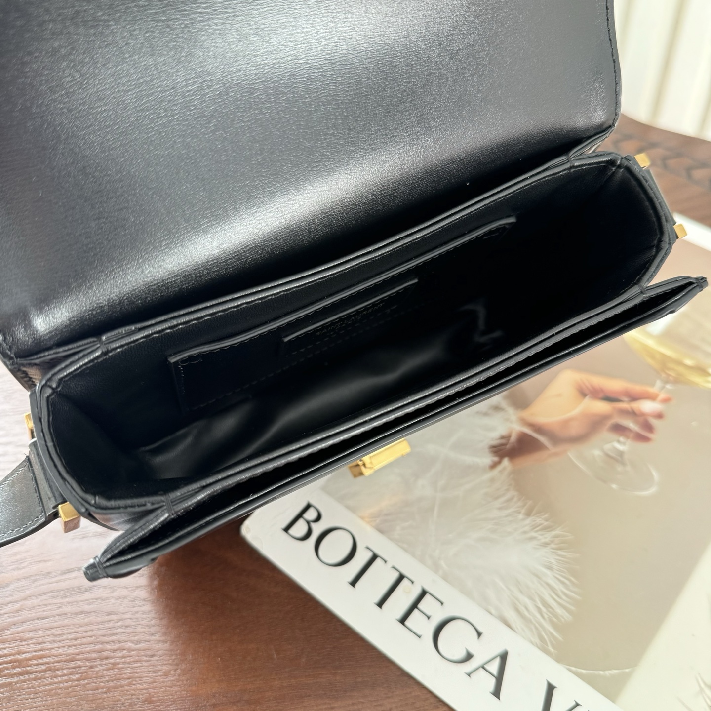 Solferion Box小号，型号:，尺寸:19–14-5cm!打造更高级手感的Box牛皮，越用越美的