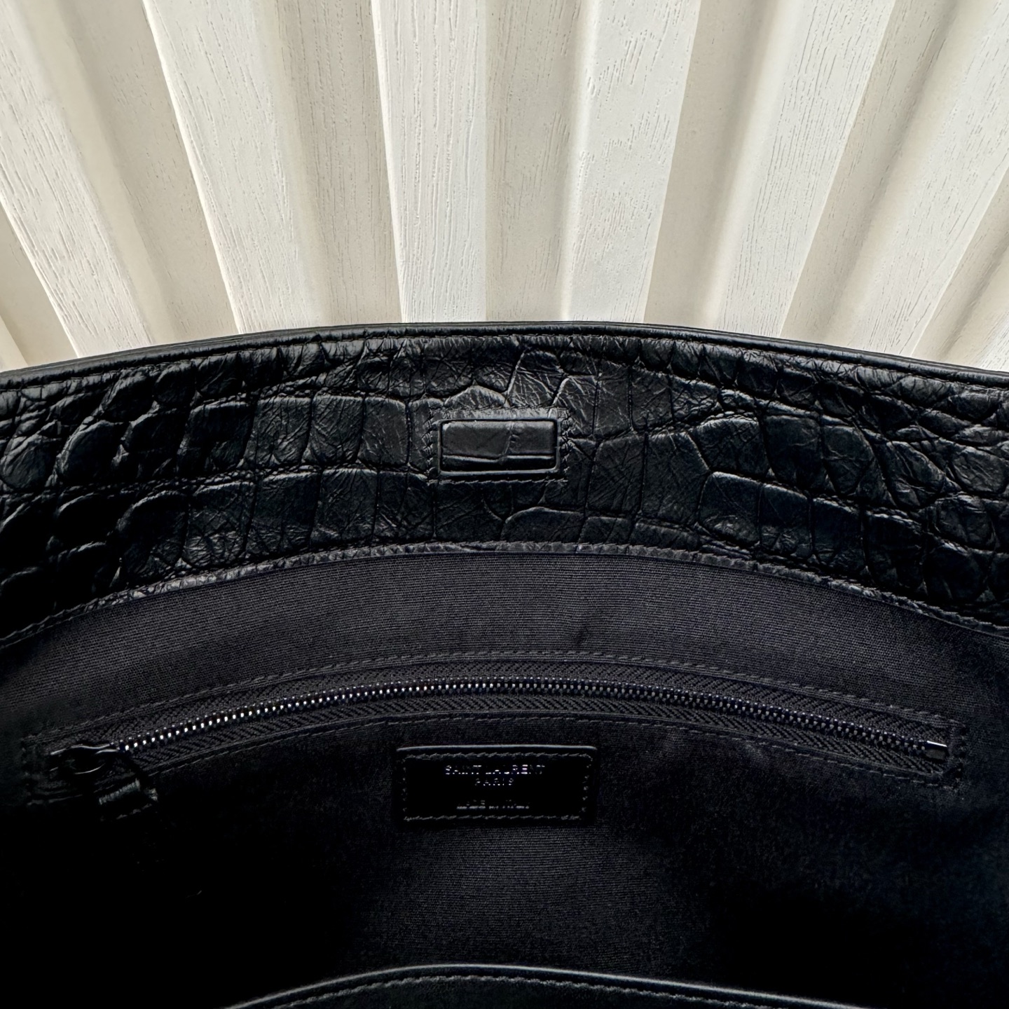 全套包装！Niki shopping bag，延续Niki风格采用原厂牛皮压鳄鱼纹及logo使用真皮包裹