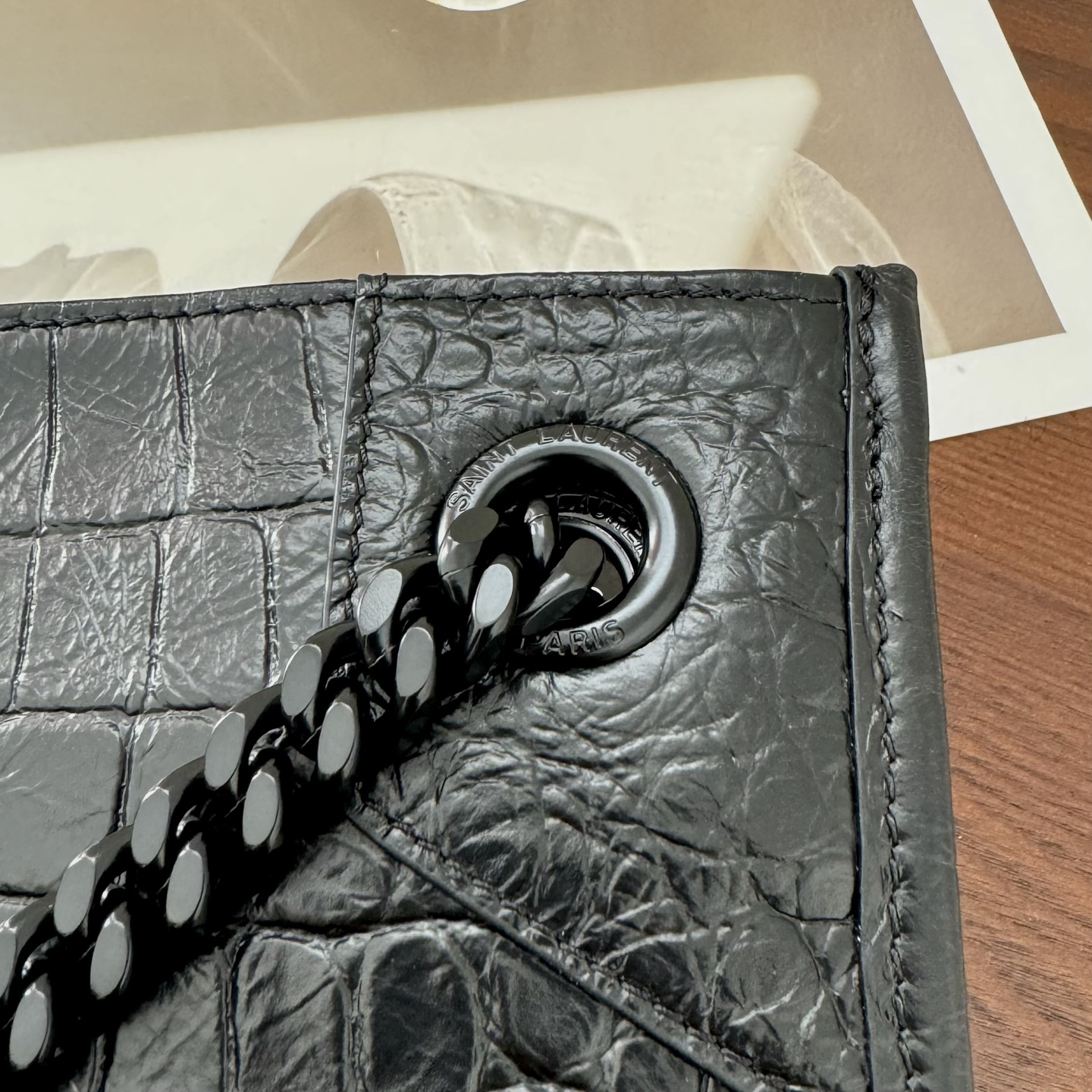 全套包装！Niki shopping bag，延续Niki风格采用原厂牛皮压鳄鱼纹及logo使用真皮包裹