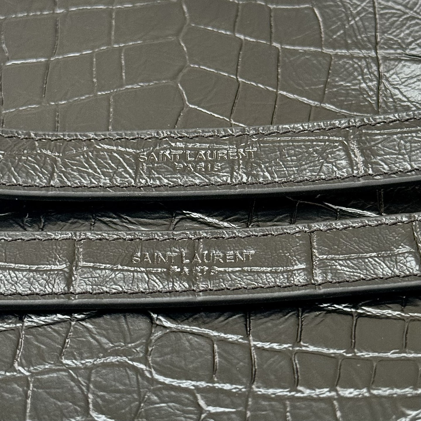 全套包装！Niki shopping bag，延续Niki风格采用原厂牛皮压鳄鱼纹及logo使用真皮包裹