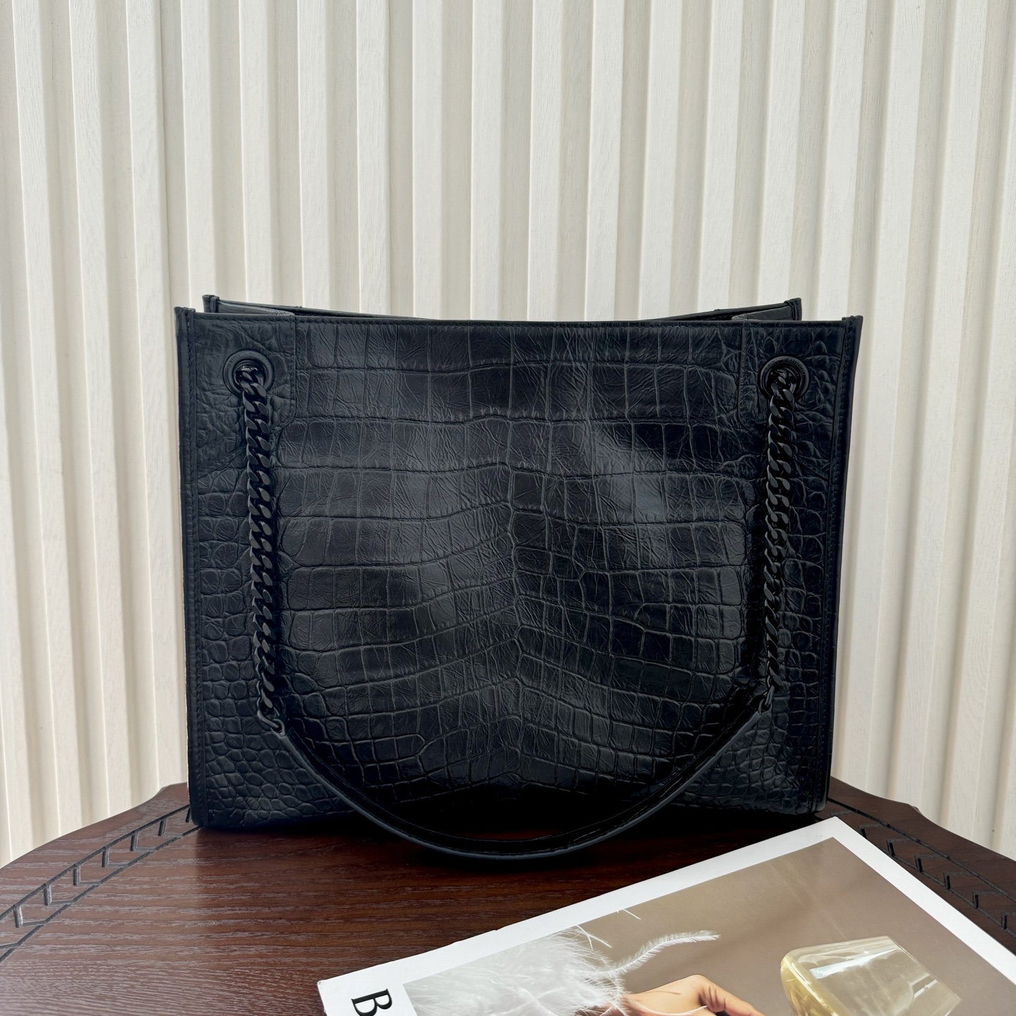 全套包装！Niki shopping bag，延续Niki风格采用原厂牛皮压鳄鱼纹及logo使用真皮包裹