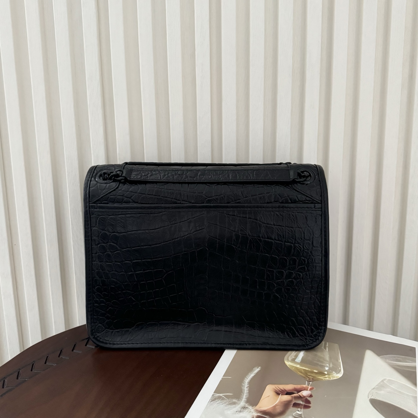 全套包装！型号:，尺寸:28-20-8.5cm！链条新增两个D扣，承受能力更强大！原厂牛皮压鳄鱼纹，皮质