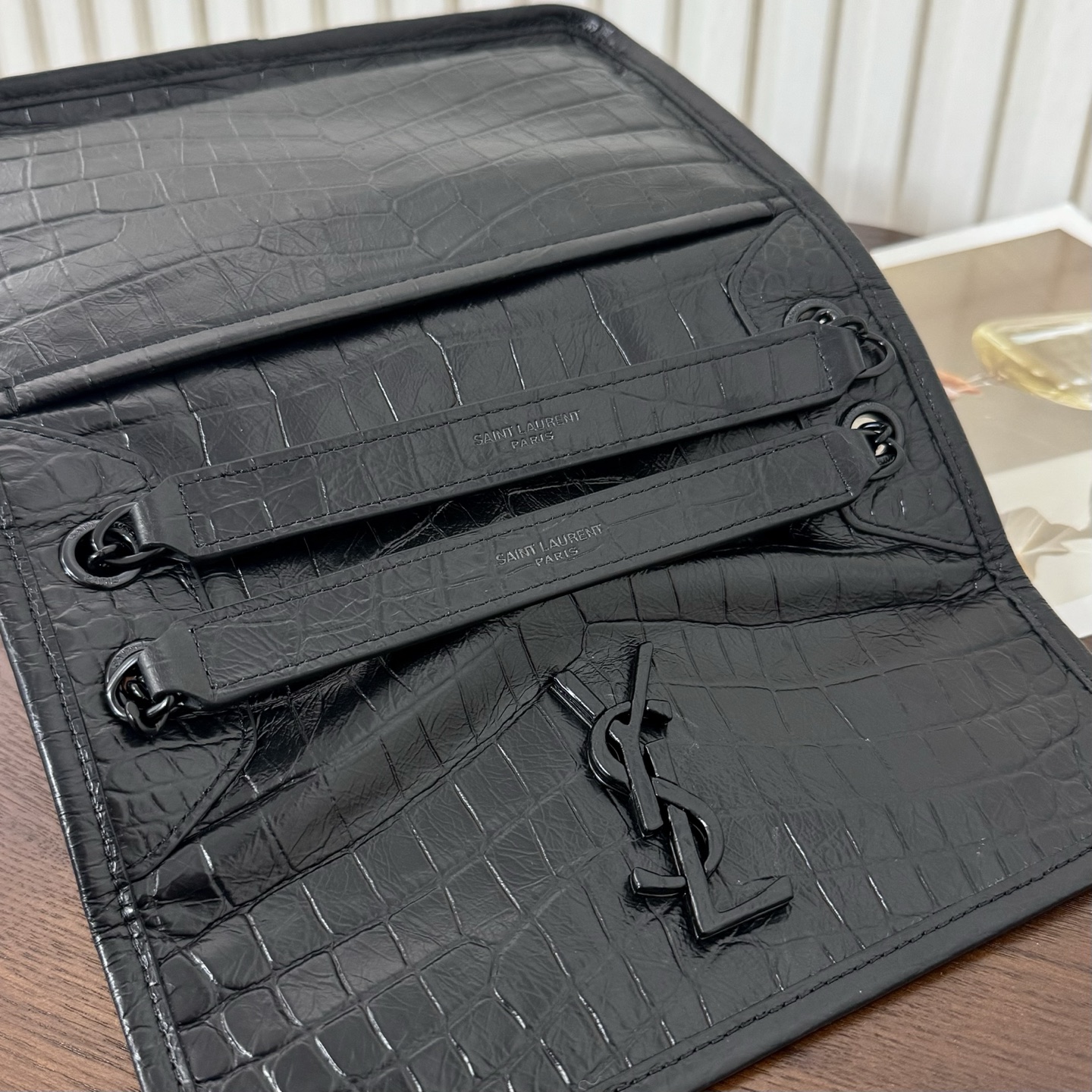 全套包装！型号:，尺寸:22-16.5-7.5cm！链条新增两个D扣，承受能力更强大！原厂牛皮压鳄鱼纹，