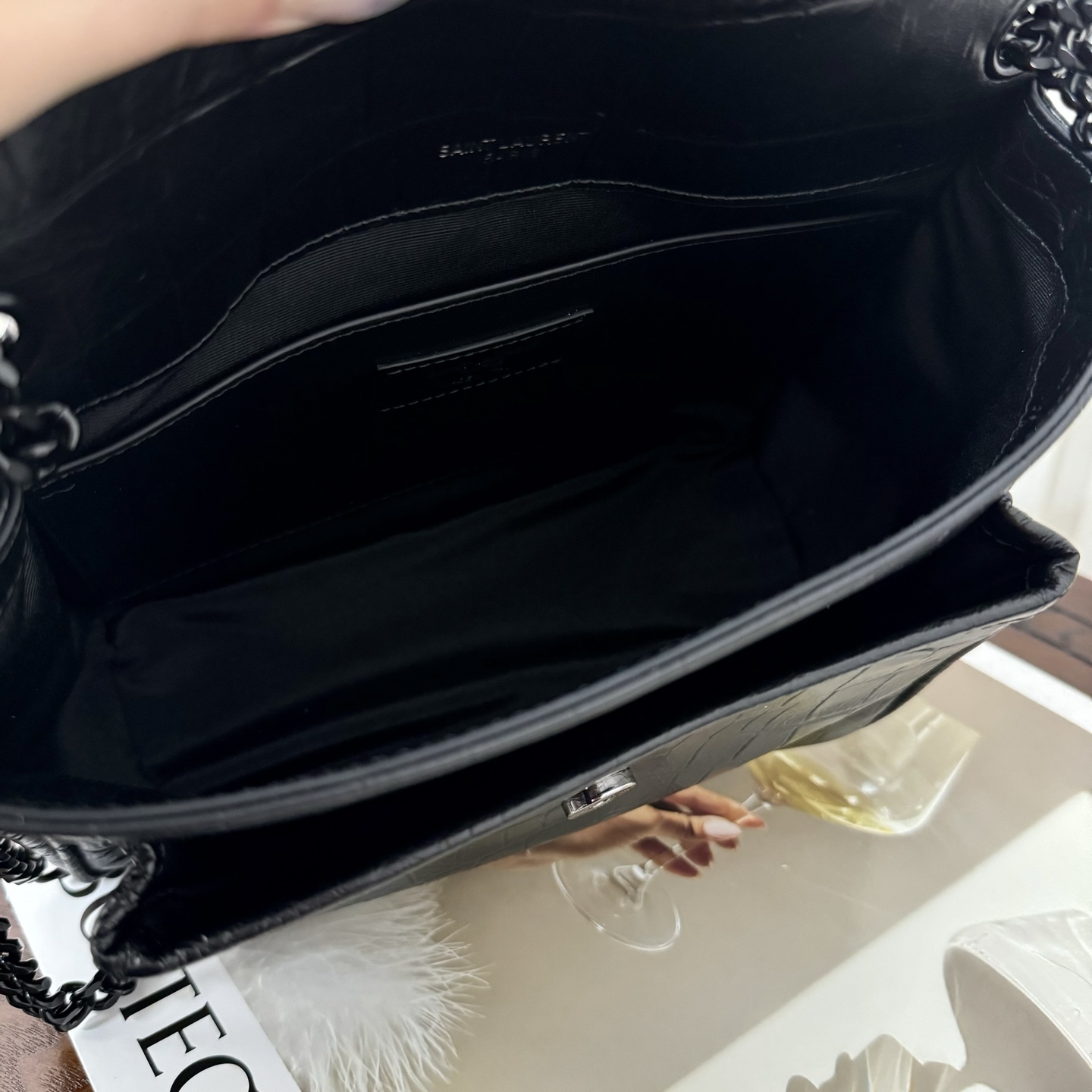 全套包装！型号:，尺寸:22-16.5-7.5cm！链条新增两个D扣，承受能力更强大！原厂牛皮压鳄鱼纹，