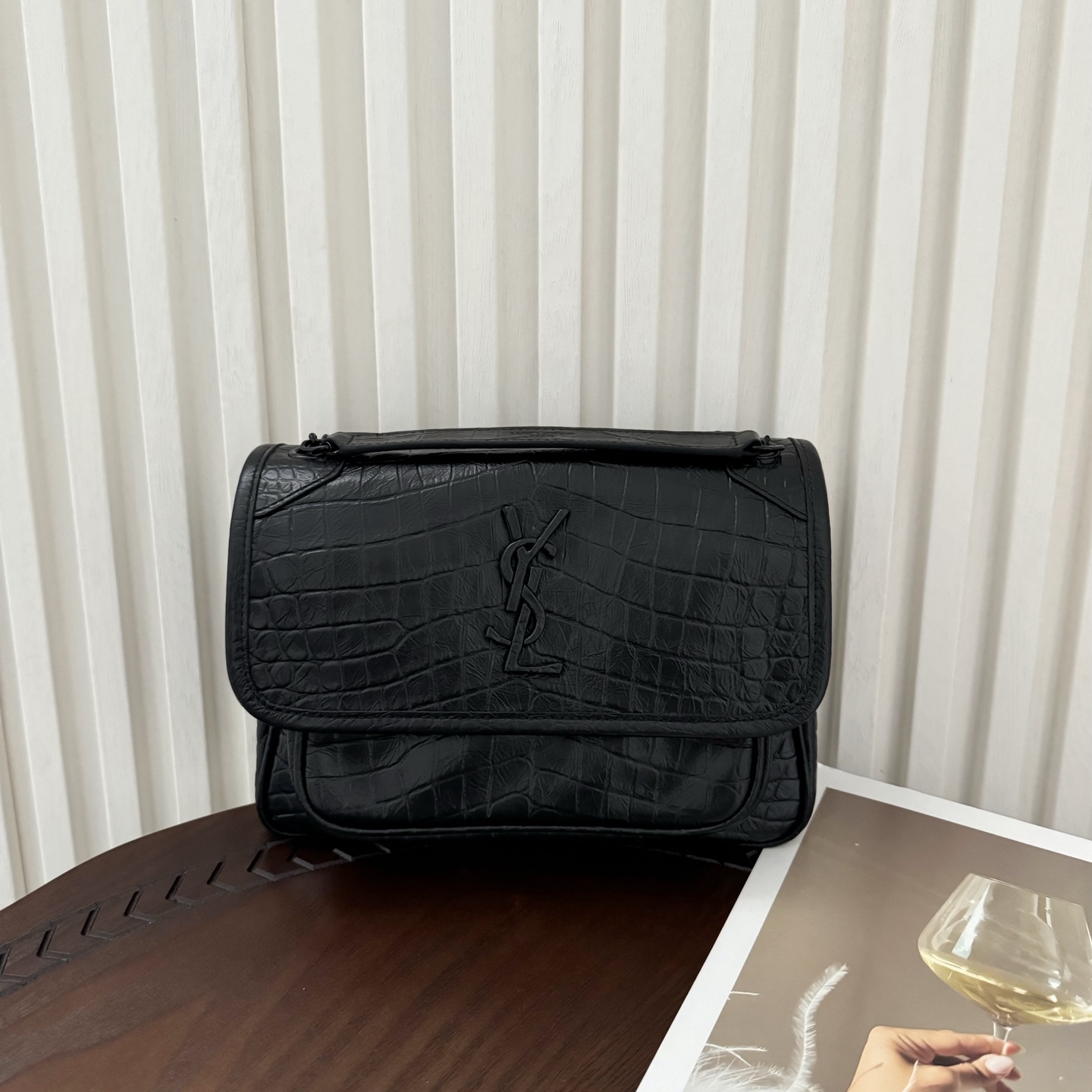 全套包装！型号:，尺寸:22-16.5-7.5cm！链条新增两个D扣，承受能力更强大！原厂牛皮压鳄鱼纹，