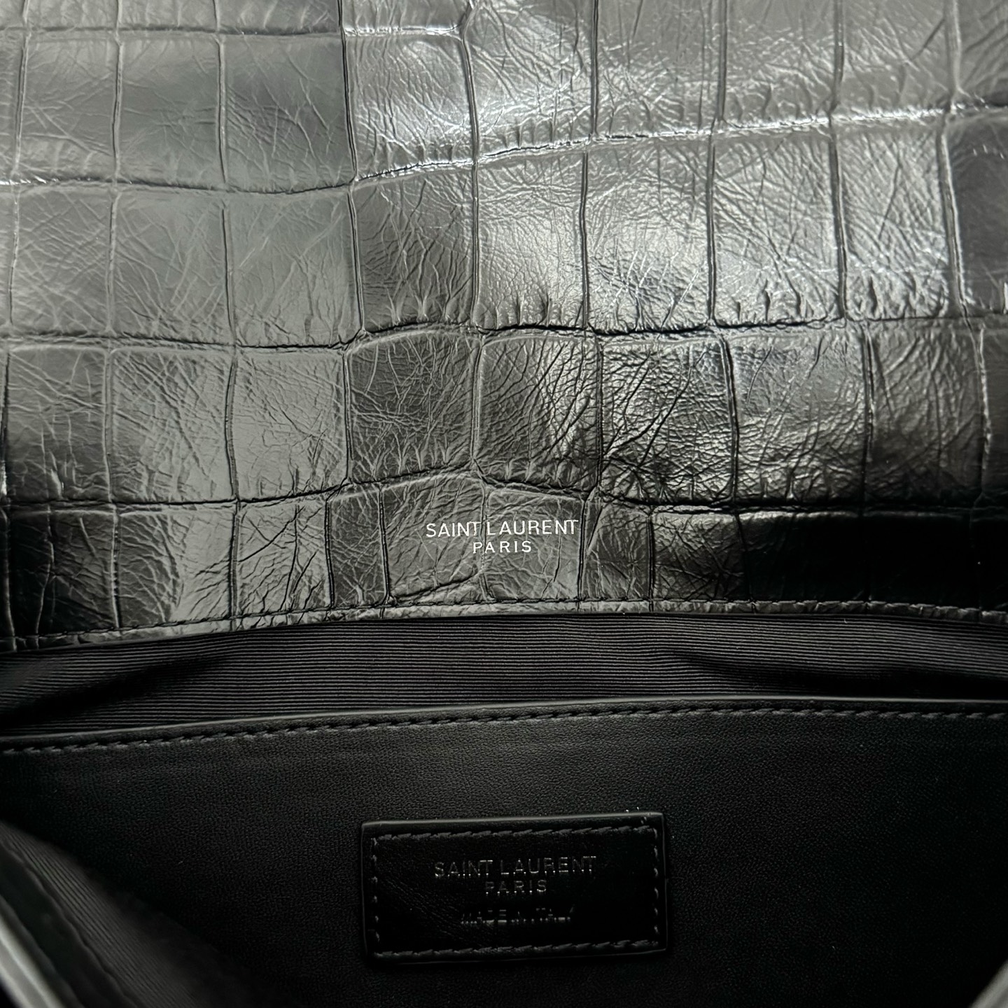 全套包装！型号:，尺寸:22-16.5-7.5cm！链条新增两个D扣，承受能力更强大！原厂牛皮压鳄鱼纹，