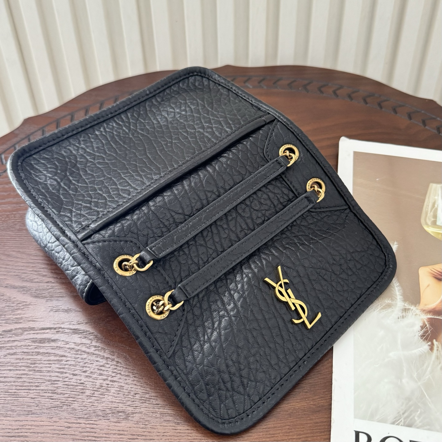 全套包装！Niki家族新成员，柔软羊皮手感柔软舒适，自然软塌。不规则纹理更有复古感，斜挎或腋下都很气场十