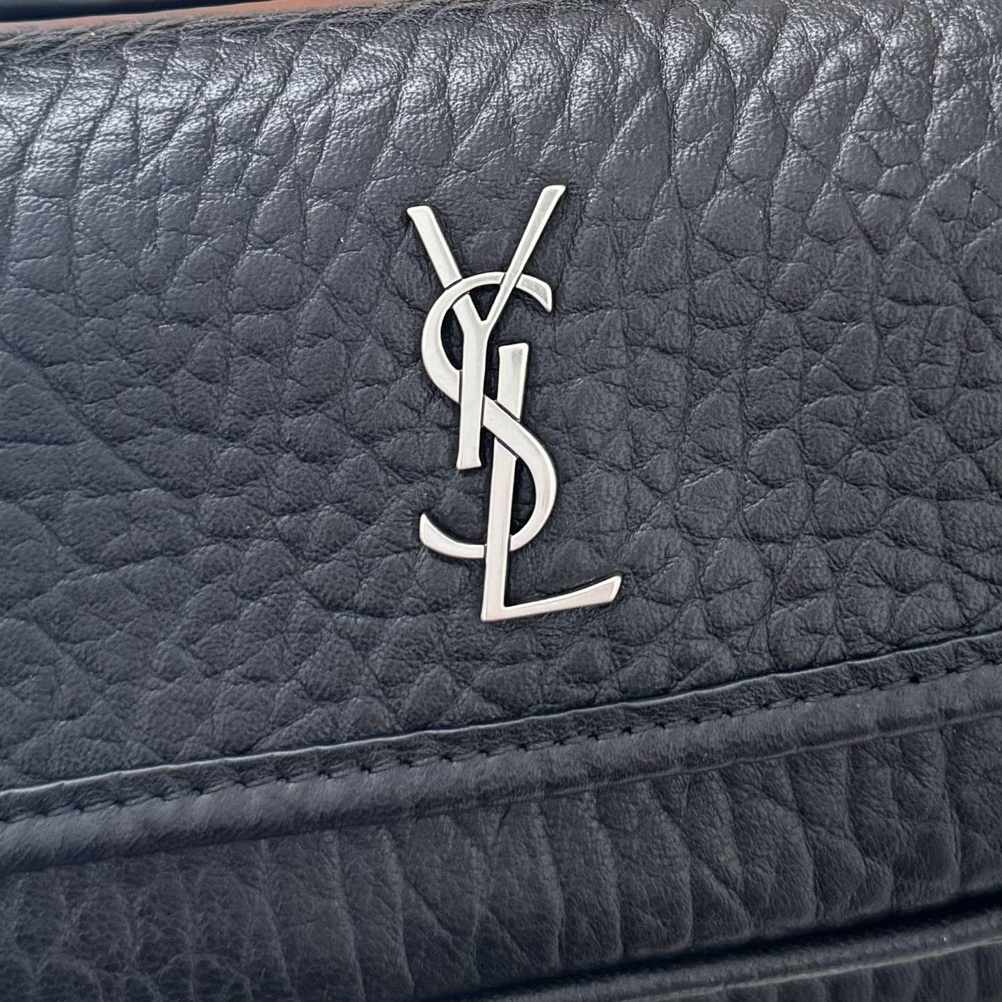 全套包装！Niki家族新成员，柔软羊皮手感柔软舒适，自然软塌。不规则纹理更有复古感，斜挎或腋下都很气场十