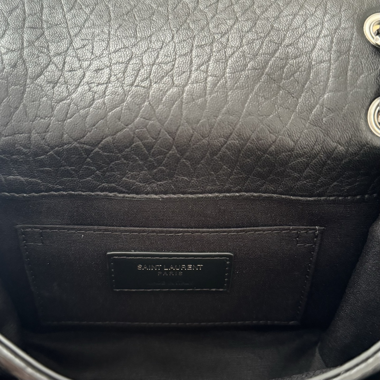 全套包装！Niki家族新成员，柔软羊皮手感柔软舒适，自然软塌。不规则纹理更有复古感，斜挎或腋下都很气场十