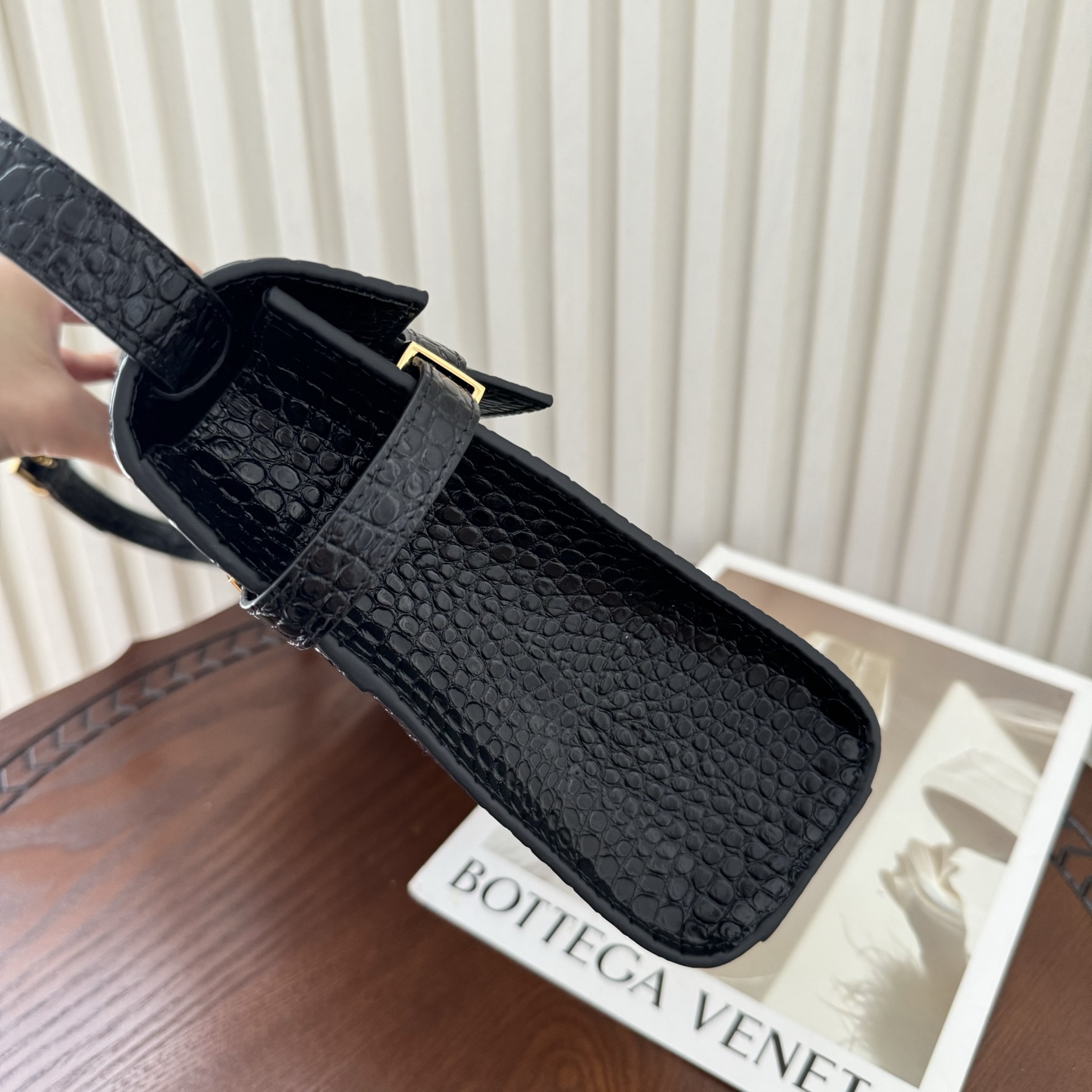 全套包装！Manhattan曼哈顿，鳄鱼纹！简约大气的款式，透着一股高贵优雅任何场合都能驾驭容量大超能装