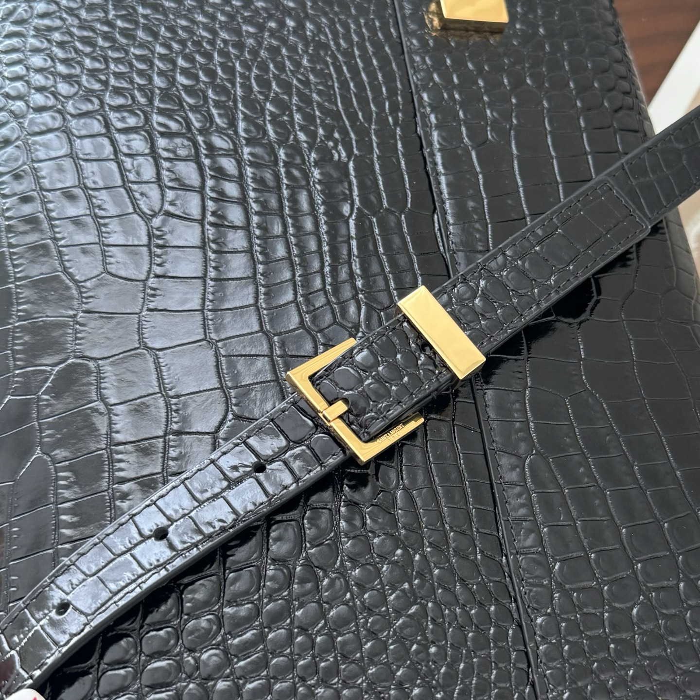 全套包装！Manhattan曼哈顿，鳄鱼纹！简约大气的款式，透着一股高贵优雅任何场合都能驾驭容量大超能装