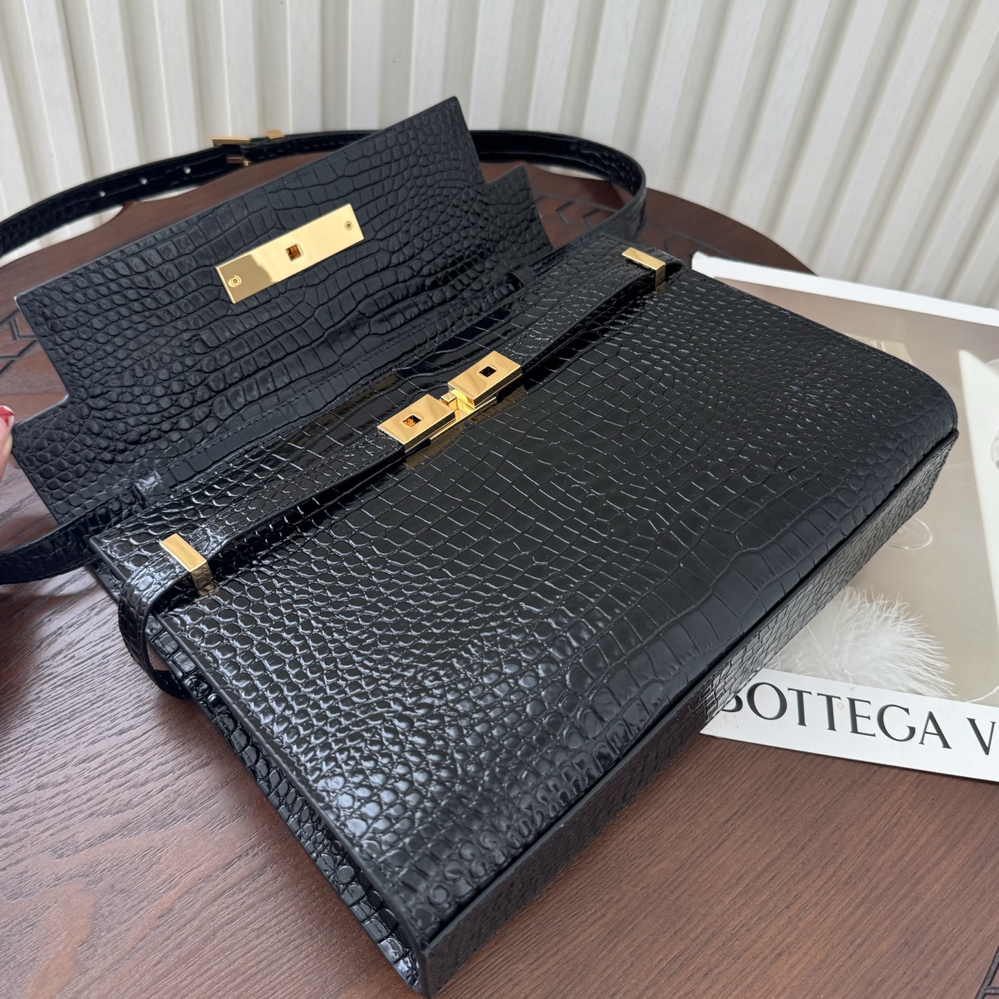 全套包装！Manhattan曼哈顿，鳄鱼纹！简约大气的款式，透着一股高贵优雅任何场合都能驾驭容量大超能装