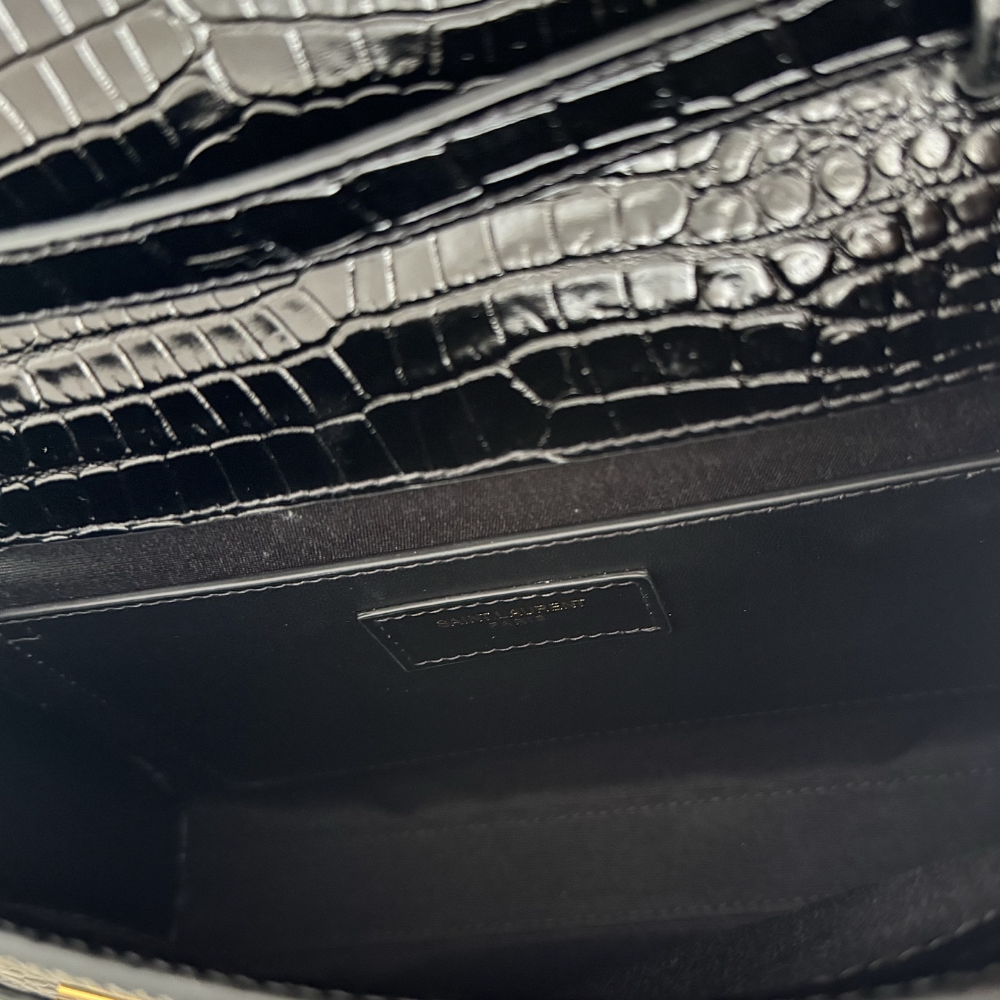 全套包装！Manhattan曼哈顿小号，鳄鱼纹！简约大气的款式，透着一股高贵优雅，任何场合都可以驾奴，肩