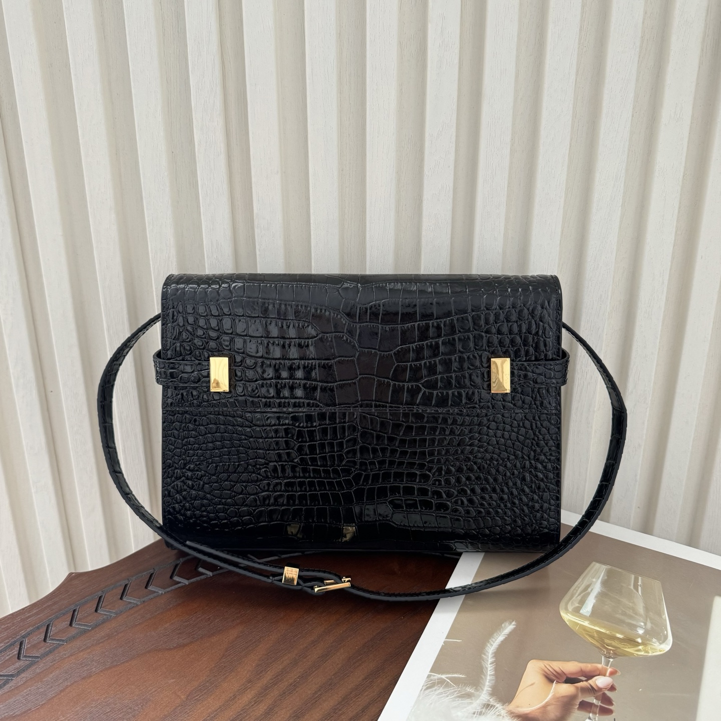 全套包装！Manhattan曼哈顿小号，鳄鱼纹！简约大气的款式，透着一股高贵优雅，任何场合都可以驾奴，肩
