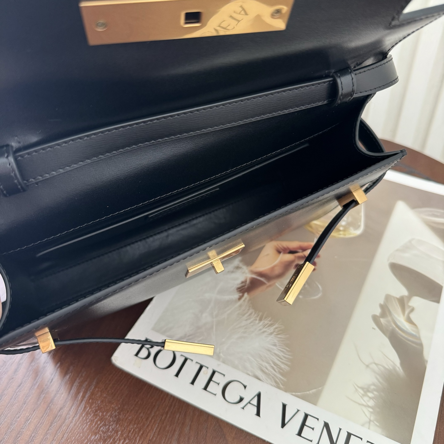 全套包装！Manhattan曼哈顿小号，牙签纹！简约大气的款式，透着一股高贵优雅，任何场合都可以驾奴，肩