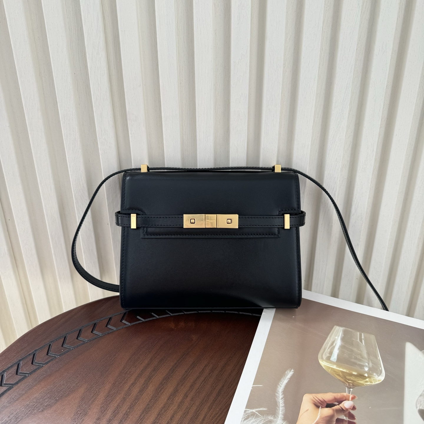 全套包装！Manhattan曼哈顿迷你号斜挎包，牙签纹！设计简约大方，质地细腻光滑，展现出高雅而奢华的风