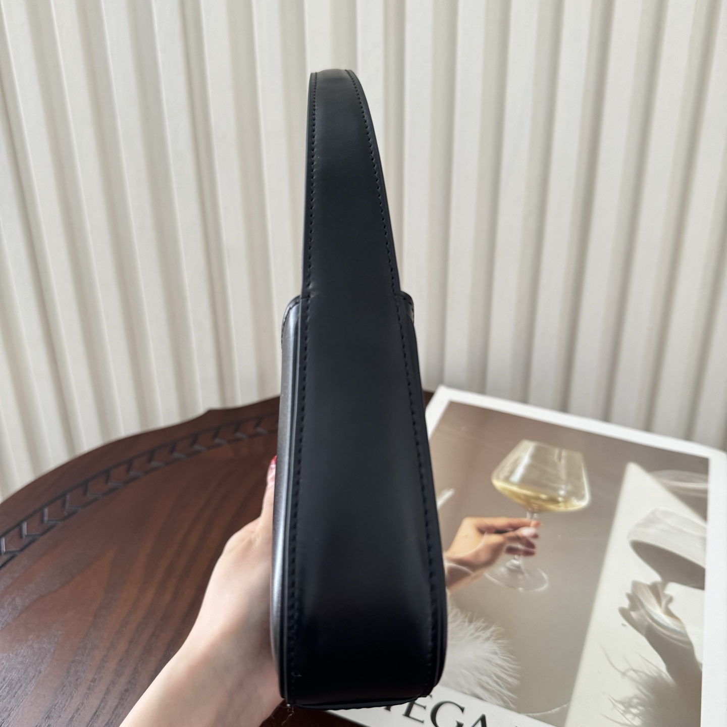 全套包装！原厂Mini LE 5À7腋下包，小小的超级可爱。在保留了包型复古优雅的前提下，增加了很多精致