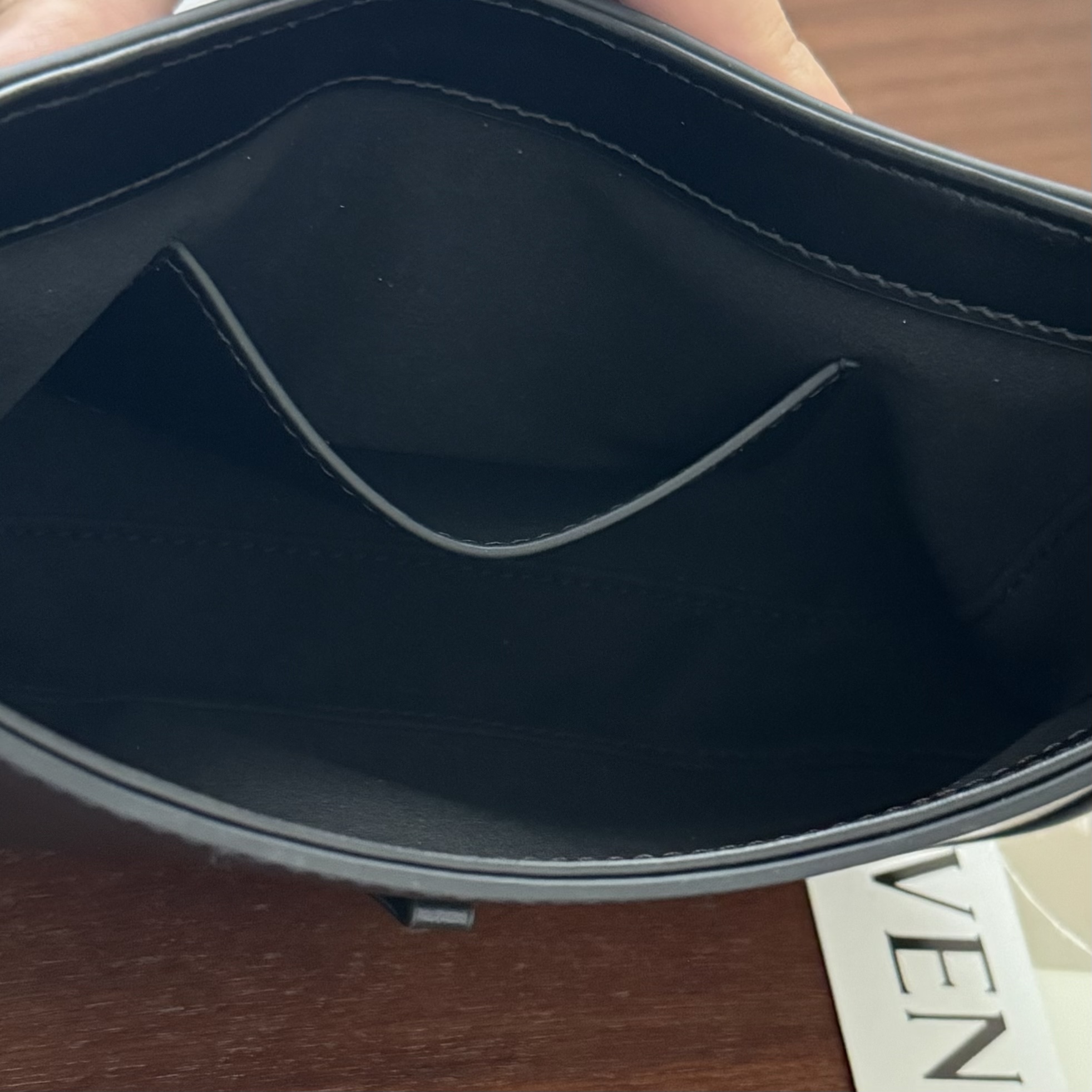 全套包装！原厂Mini LE 5À7腋下包，小小的超级可爱。在保留了包型复古优雅的前提下，增加了很多精致