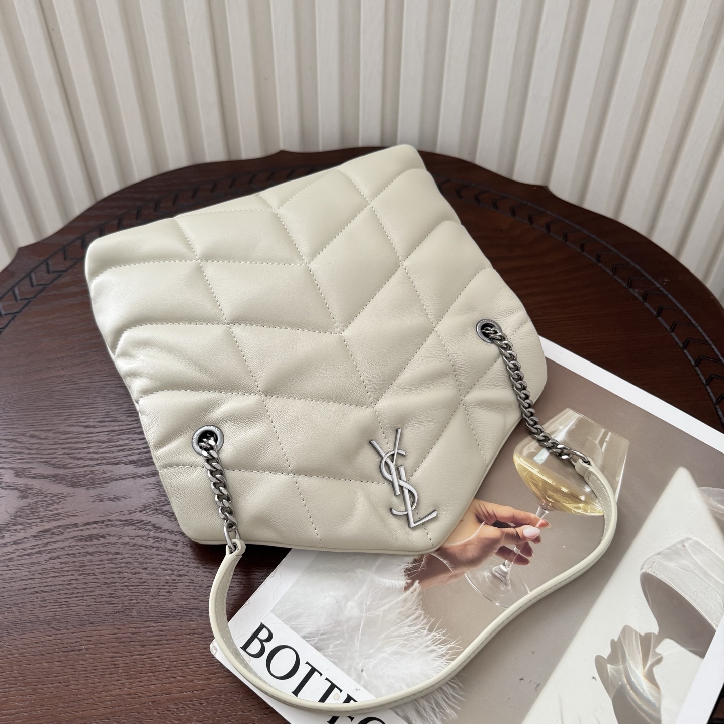 全套包装！LOULOU PUFFE迷你号绗缝小羊皮包，手感柔软细腻的小羊皮，罗缎衬里，能装轻便，单肩斜挎