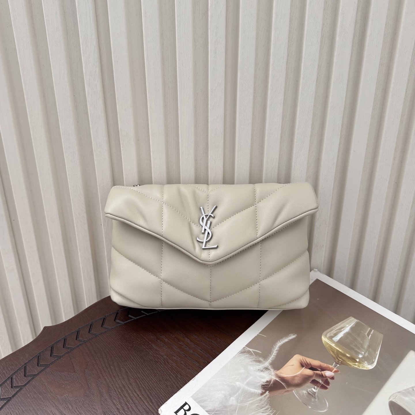 全套包装！LOULOU PUFFE迷你号绗缝小羊皮包，手感柔软细腻的小羊皮，罗缎衬里，能装轻便，单肩斜挎