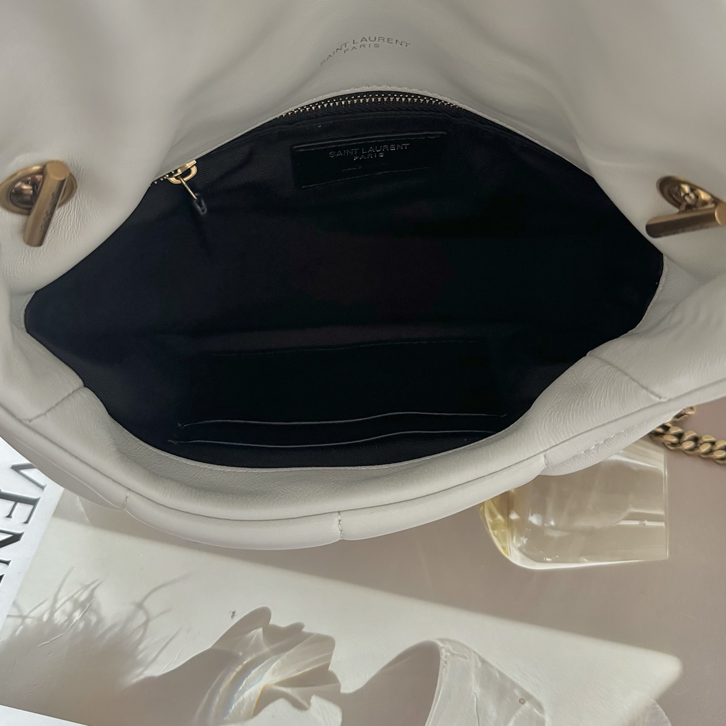 全套包装！LOULOU PUFFE迷你号绗缝小羊皮包，手感柔软细腻的小羊皮，罗缎衬里，能装轻便，单肩斜挎