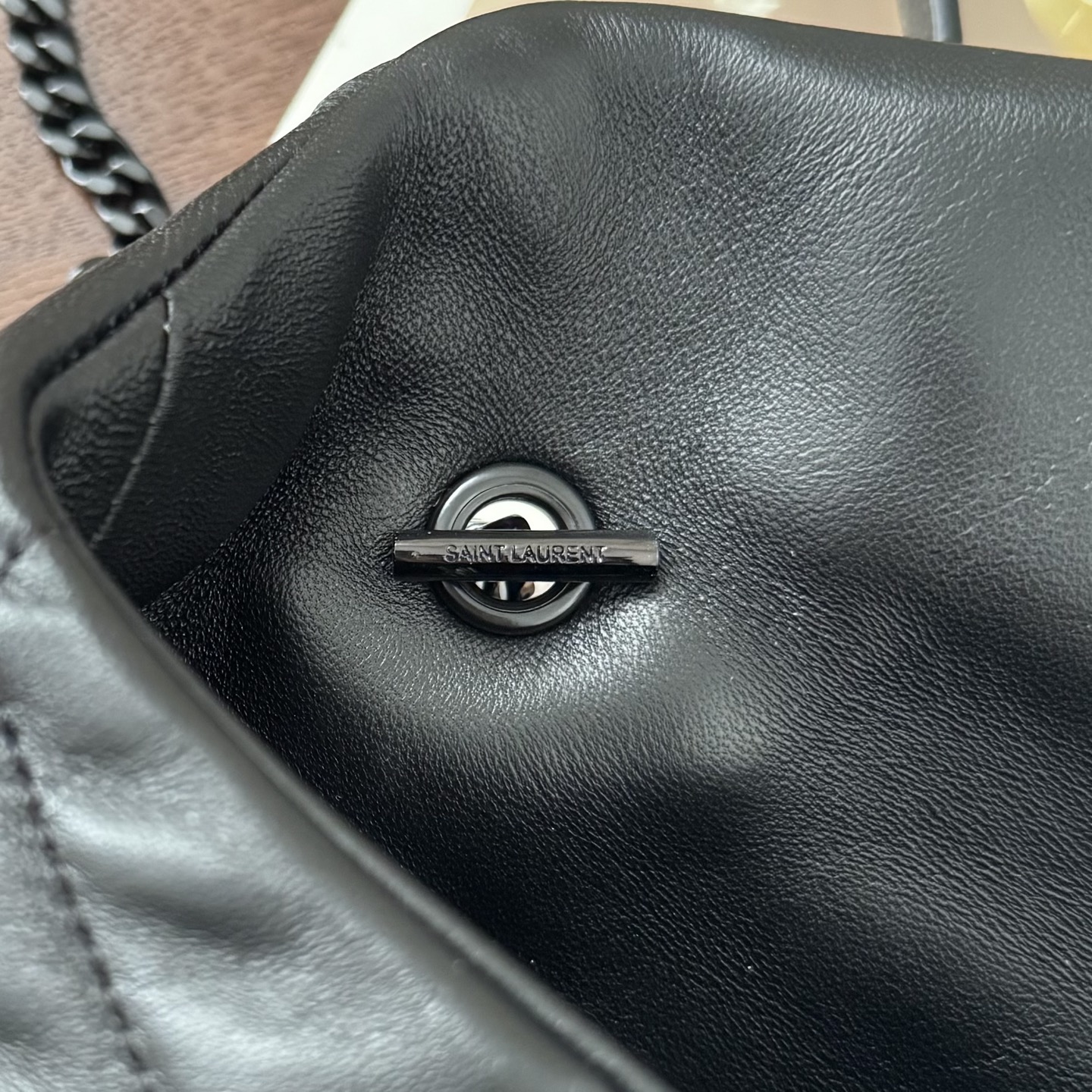 全套包装！LOULOU PUFFE迷你号绗缝小羊皮包，手感柔软细腻的小羊皮，罗缎衬里，能装轻便，单肩斜挎