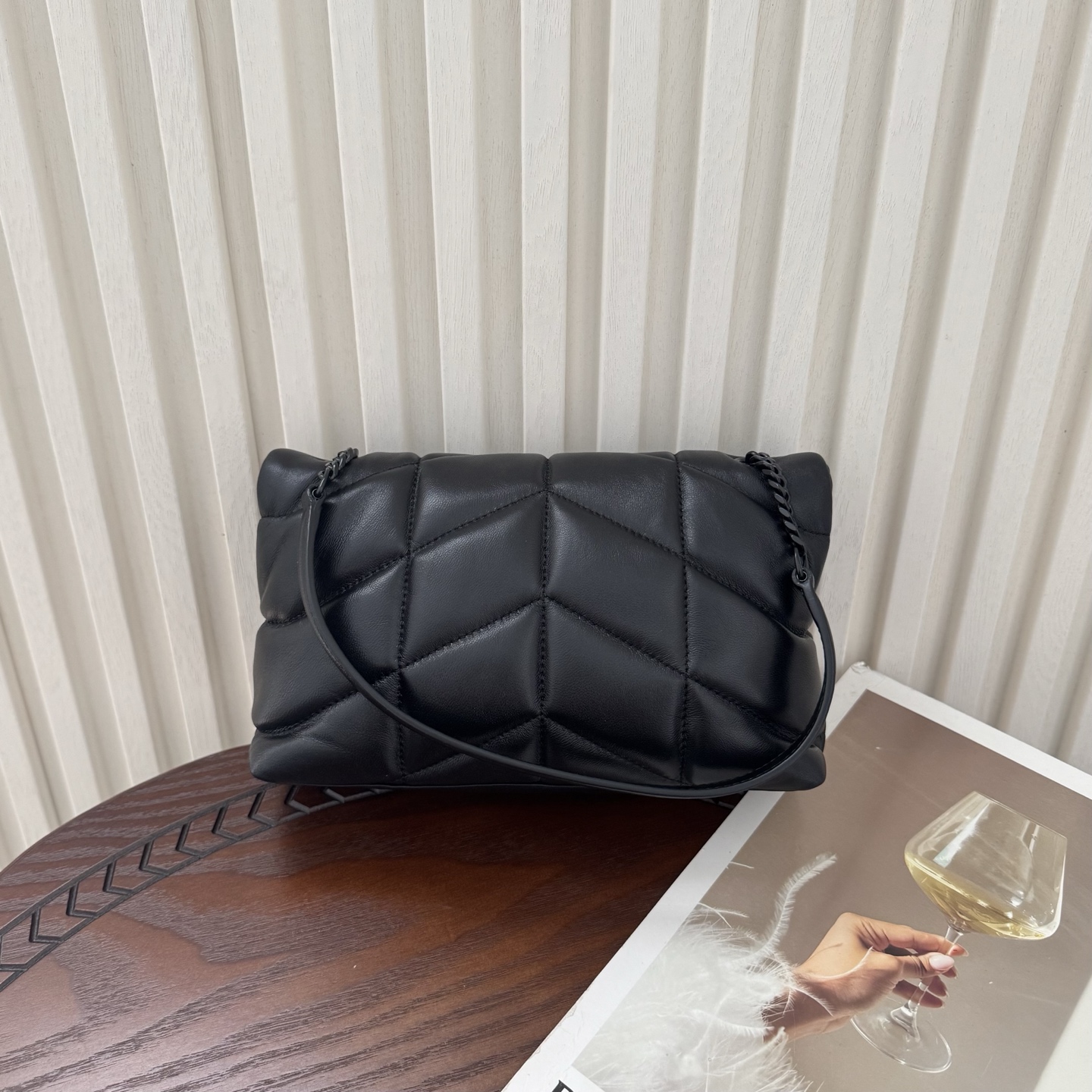 全套包装！LOULOU PUFFE迷你号绗缝小羊皮包，手感柔软细腻的小羊皮，罗缎衬里，能装轻便，单肩斜挎