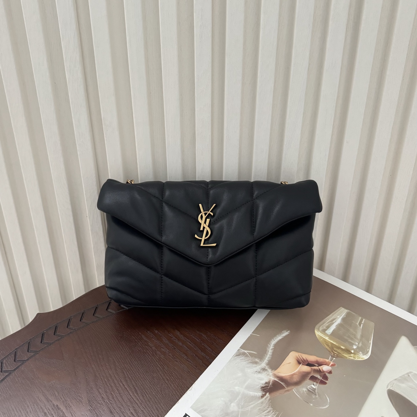 全套包装！LOULOU PUFFE迷你号绗缝小羊皮包，手感柔软细腻的小羊皮，罗缎衬里，能装轻便，单肩斜挎