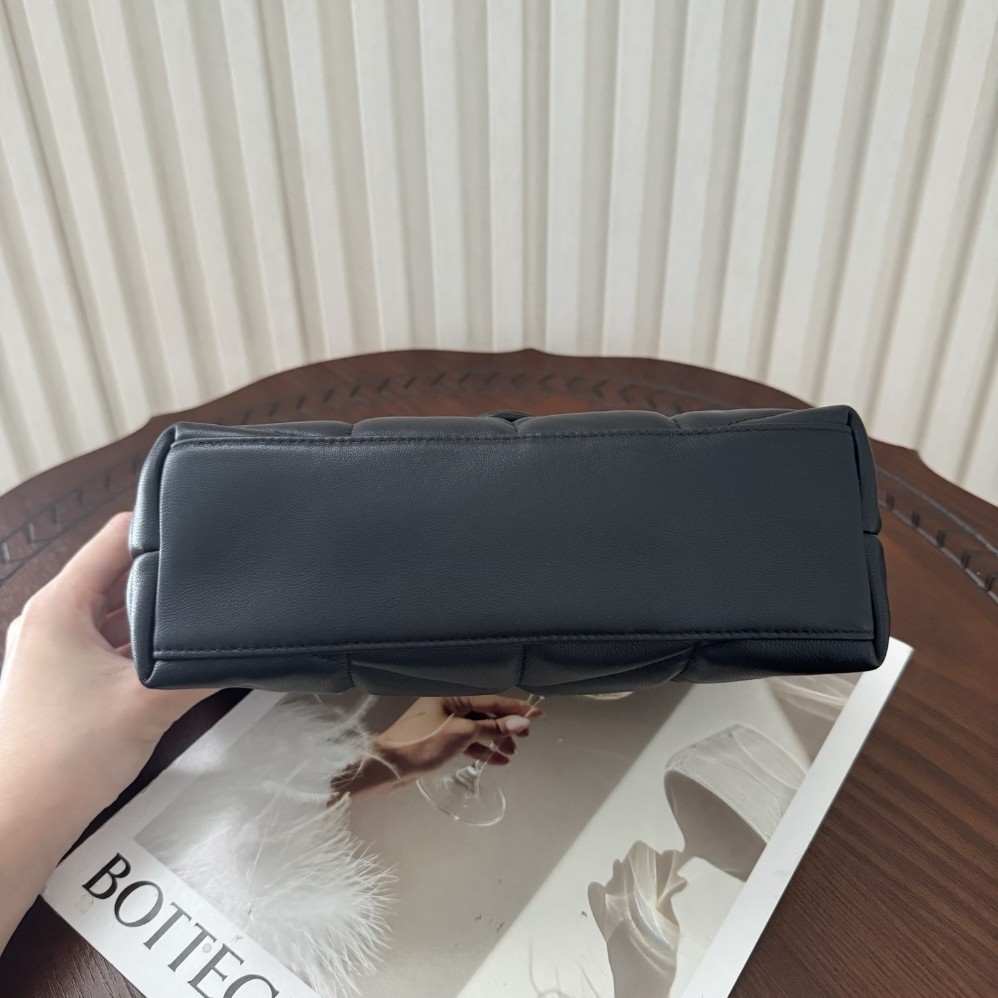 全套包装！LOULOU PUFFE迷你号绗缝小羊皮包，手感柔软细腻的小羊皮，罗缎衬里，能装轻便，单肩斜挎