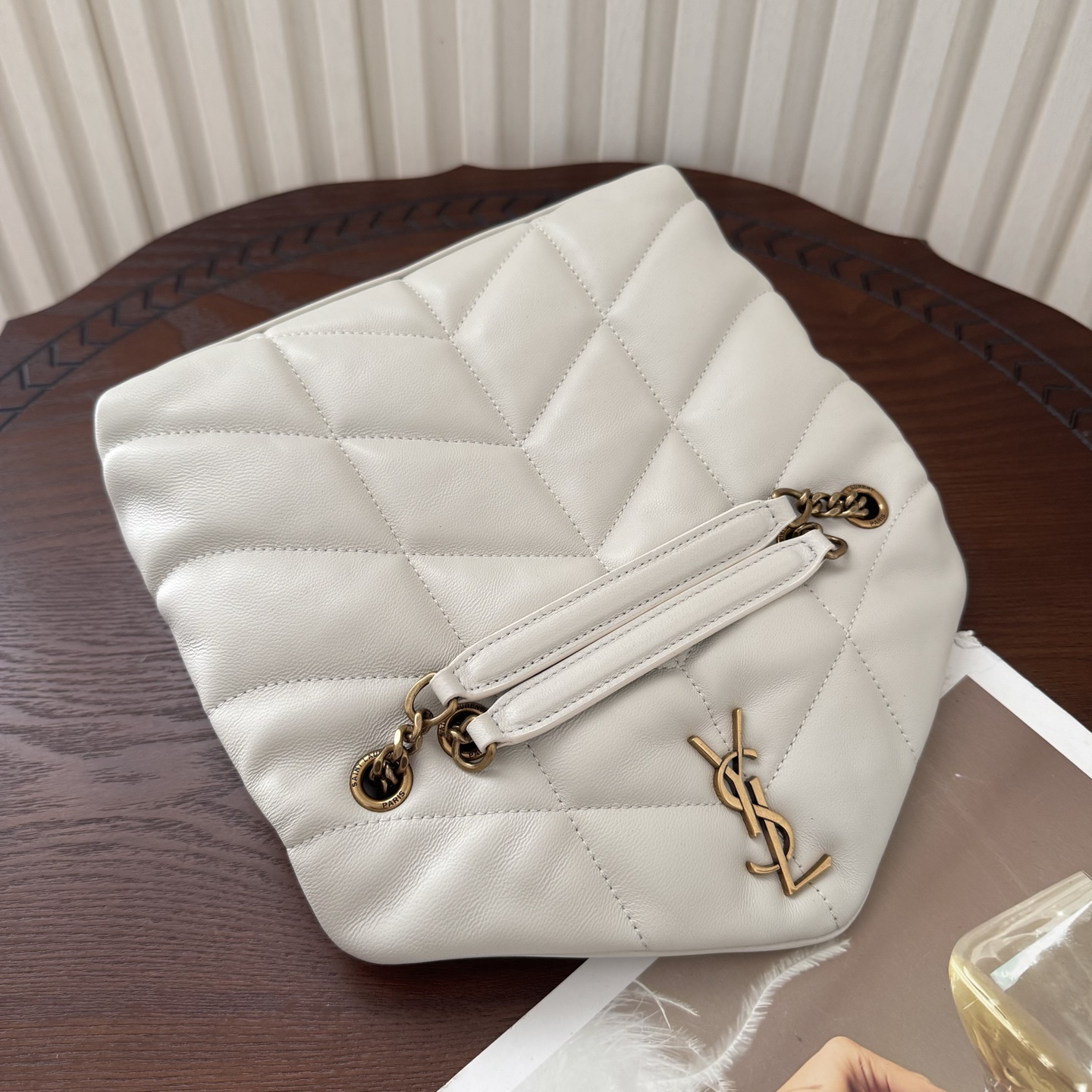 LOULOU PUFFER迷你号升级双链条款！延用了柔软细腻的小羊皮，罗缎衬里，V形绗缝和滑动链条肩带，