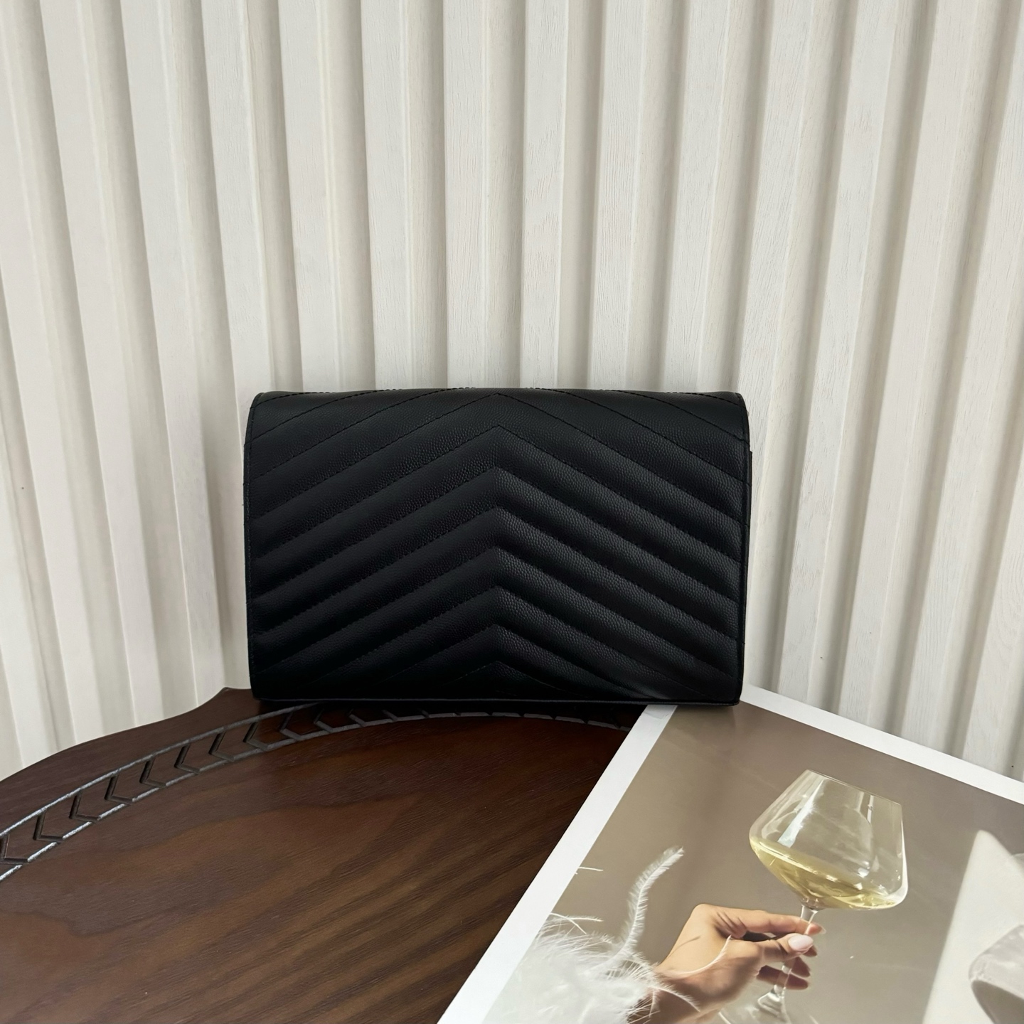 全套包装！Monogram鱼子酱信封包，超级实用的一款包，超多卡位，可肩背可手抓手包与钱包都可代替，经典