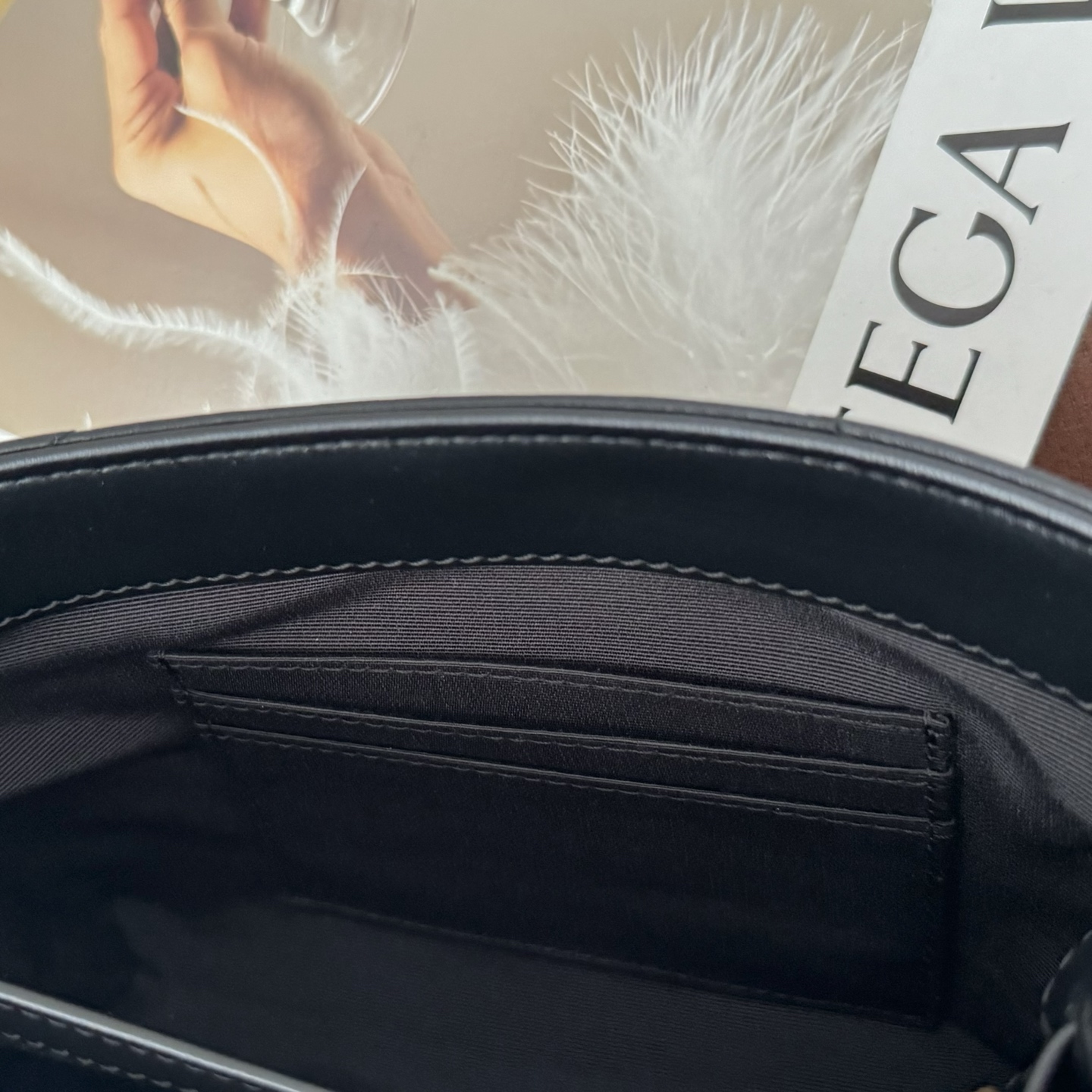 全套包装！LouLou迷你号Y字形拼接牛皮邮差包，包型饱满细腻有立体感，休闲时尚搭配尽显高端大气，内里分