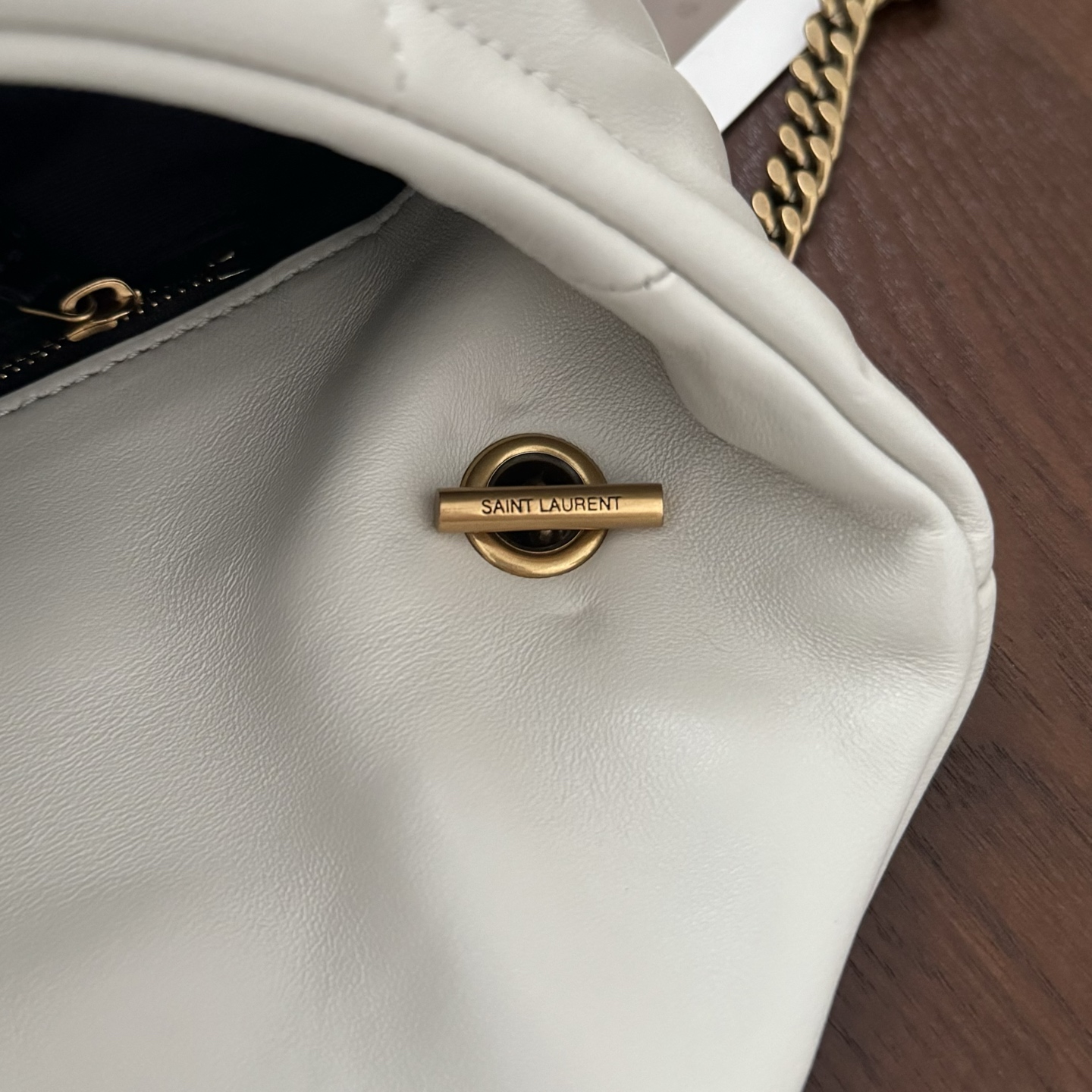 全套包装！LOULOU PUFFE迷你号绗缝小羊皮包，手感柔软细腻的小羊皮，罗缎衬里，能装轻便，单肩斜挎