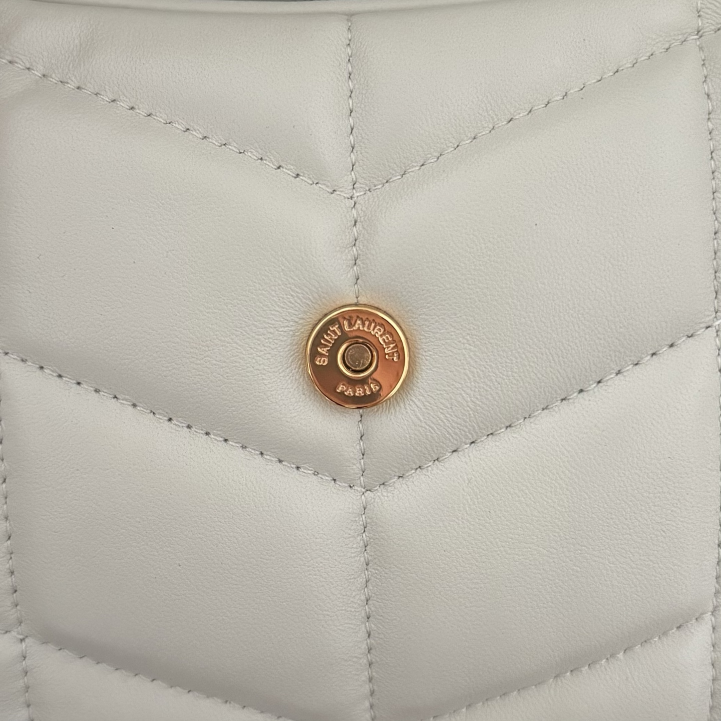 全套包装！LOULOU PUFFE迷你号绗缝小羊皮包，手感柔软细腻的小羊皮，罗缎衬里，能装轻便，单肩斜挎