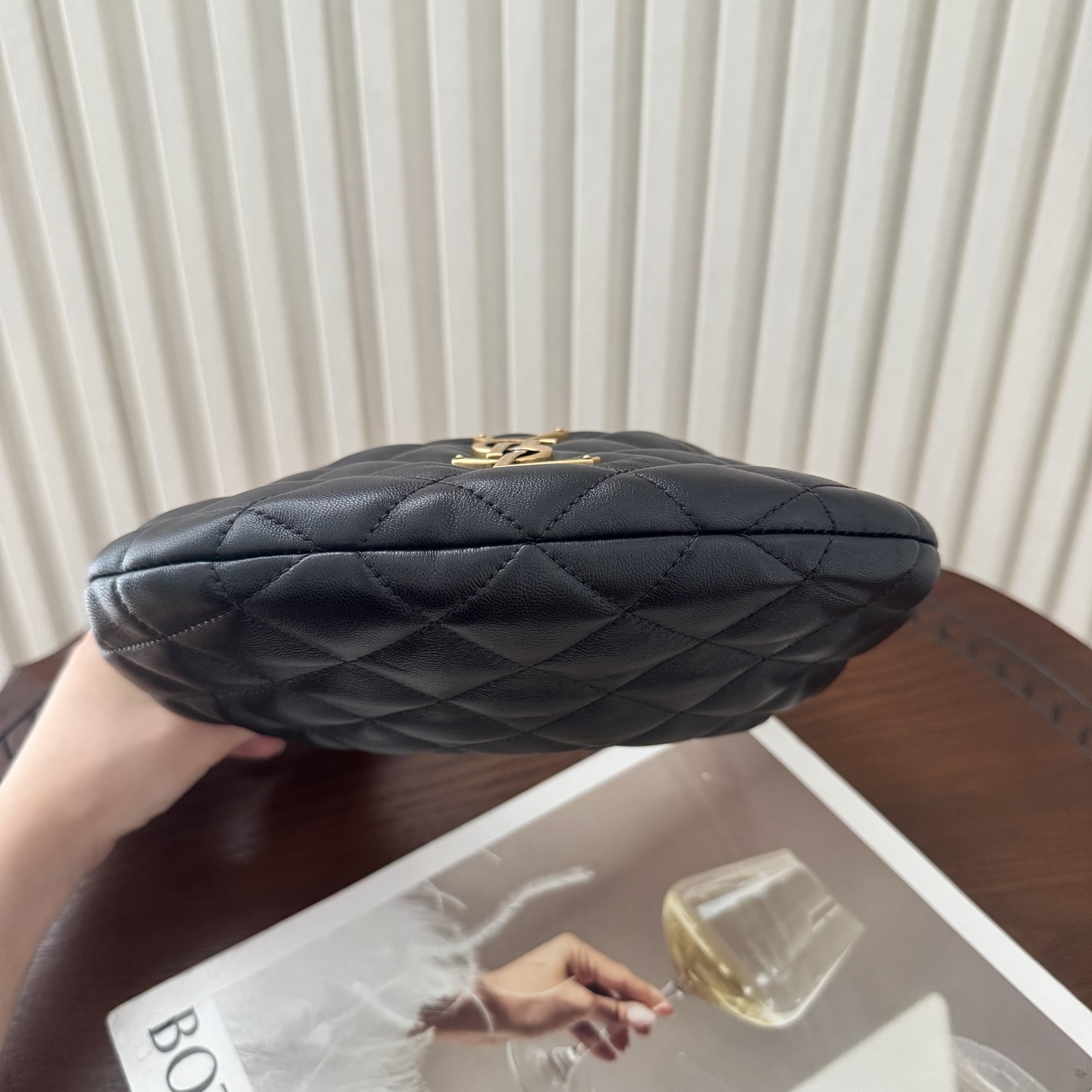 全套包装！ICARE系列，Icare baby优雅手提包，独特的造型闪亮登场，羊皮菱格随性高级。标志性的