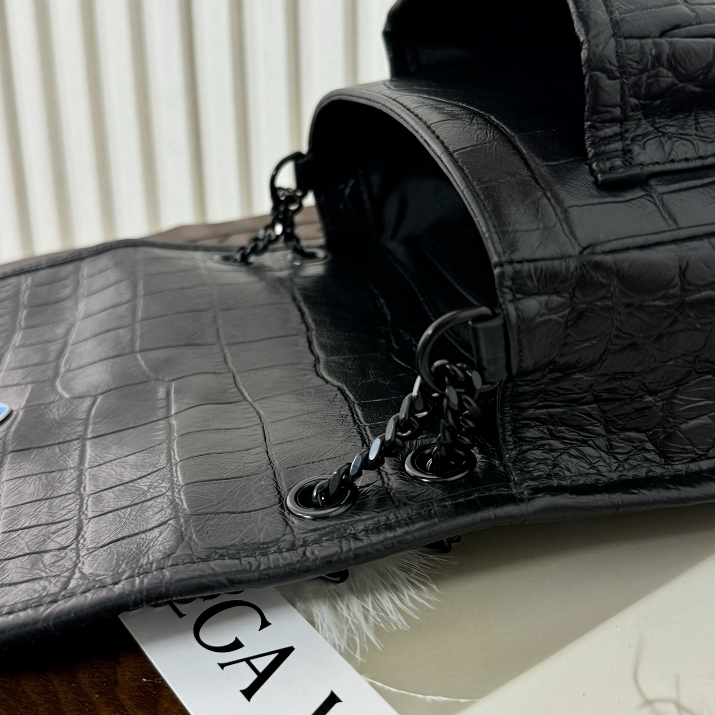 全套包装！型号:，尺寸:22-16.5-7.5cm！链条新增两个D扣，承受能力更强大！原厂牛皮压鳄鱼纹，