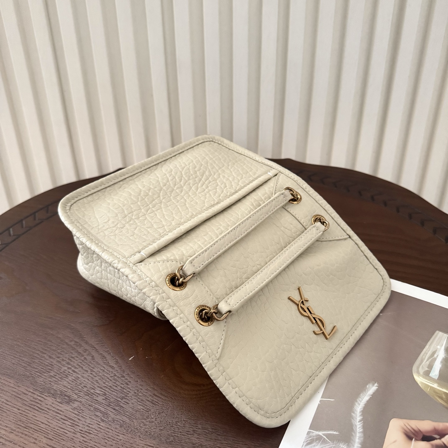 全套包装！Niki家族新成员，柔软羊皮手感柔软舒适，自然软塌。不规则纹理更有复古感，斜挎或腋下都很气场十