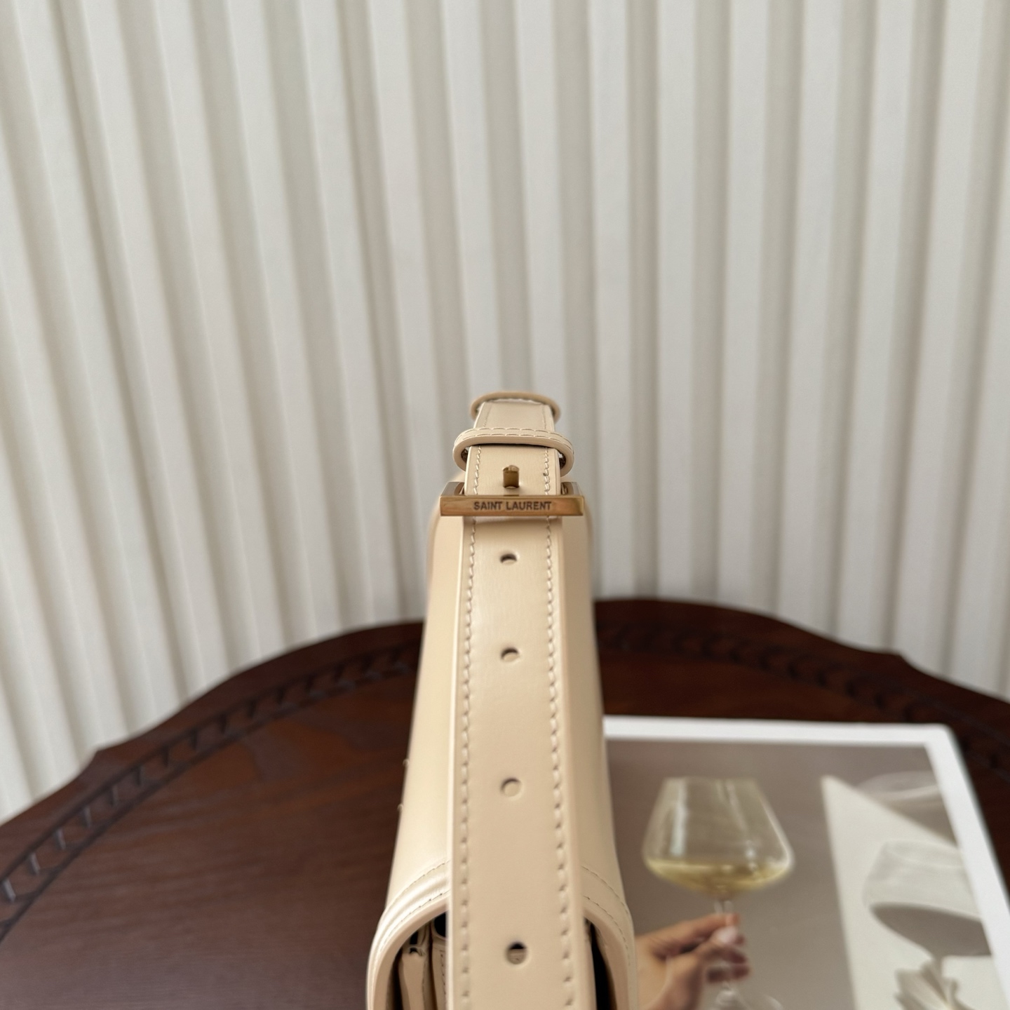 全套包装！Solferion Box中号。型号:，尺寸:23-17-6cm!打造更高级手感的Box牛皮，