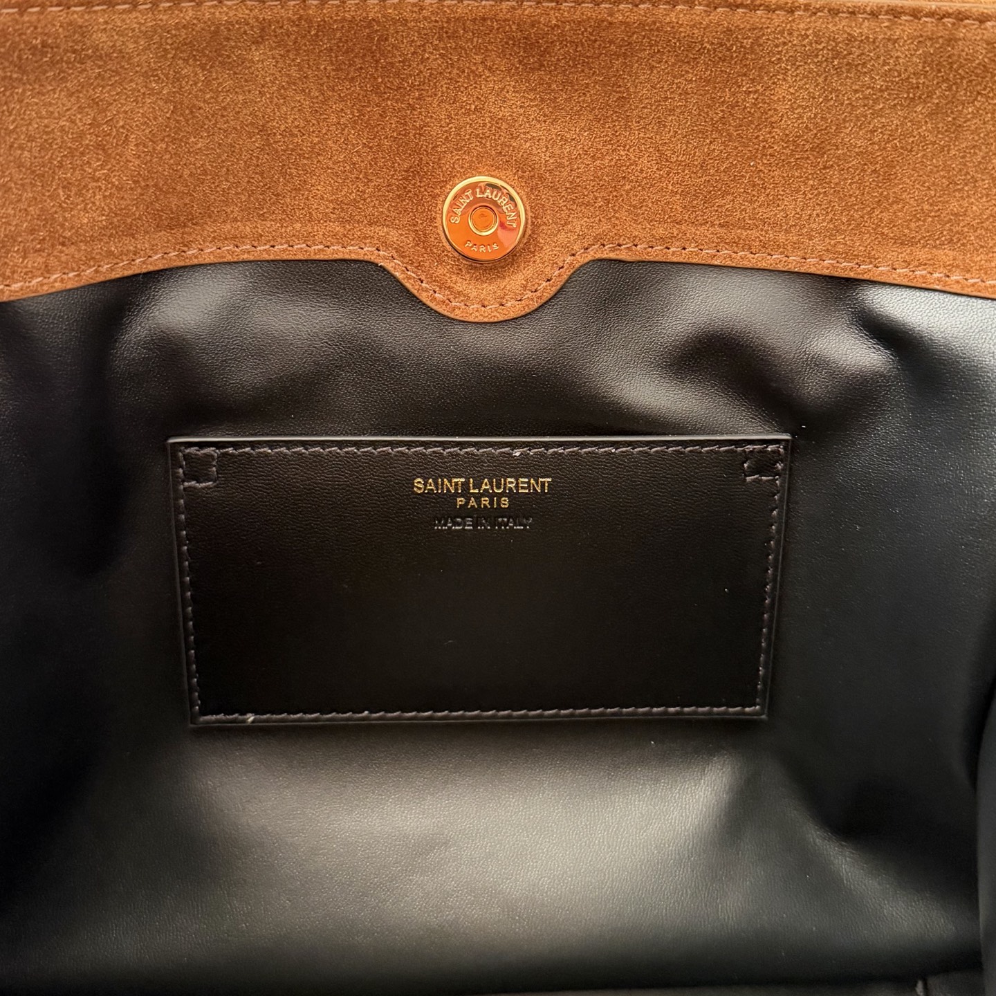 全套包装！Jamie 4.3托特包小号，麂皮柔软舒适。包包自重非常轻，抽绳的设计呈现出自然高级的褶皱感，