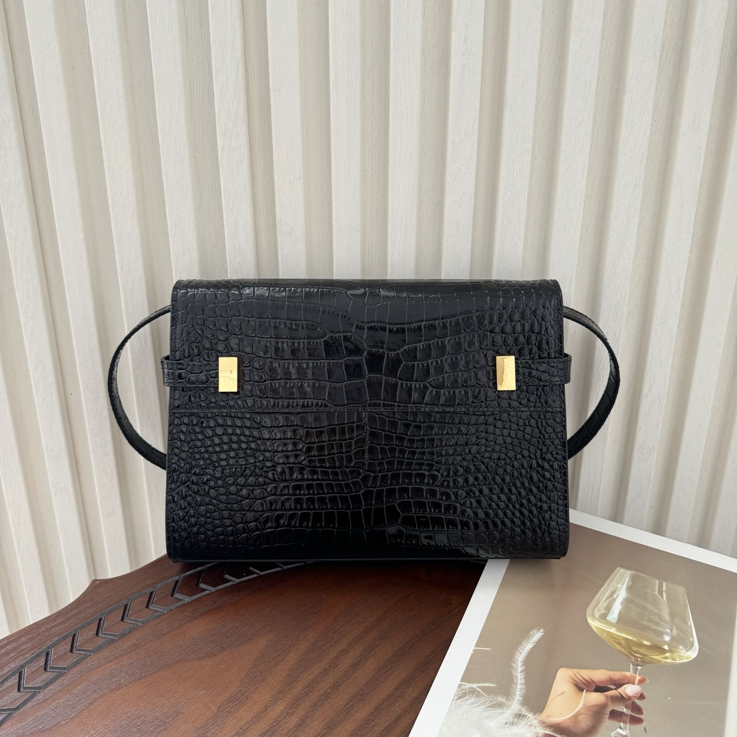 全套包装！Manhattan曼哈顿小号，鳄鱼纹！简约大气的款式，透着一股高贵优雅，任何场合都可以驾奴，肩