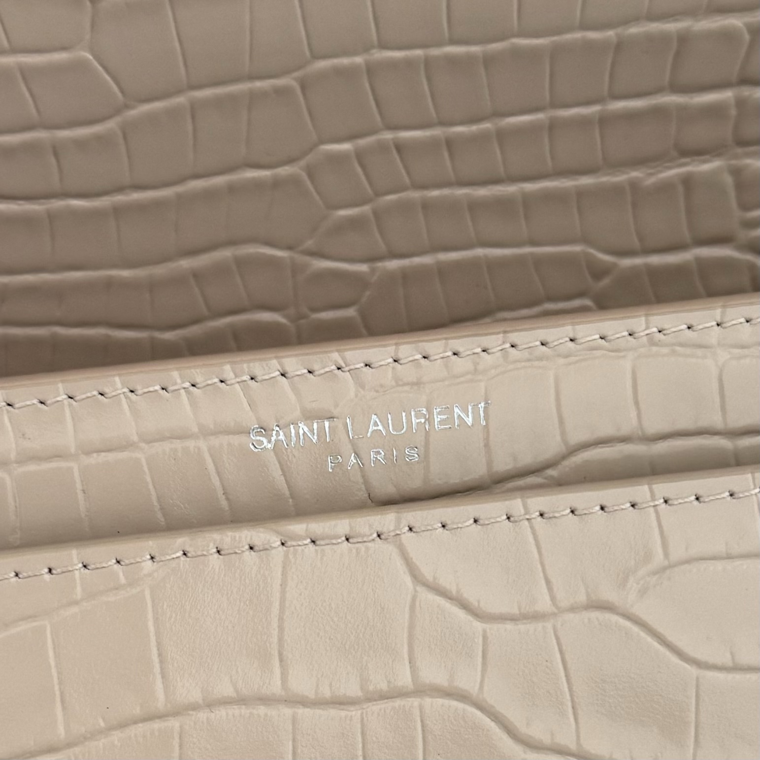 全套包装！Sunset日落包永不过时的款式，特制牛皮鳄鱼纹，包身精致又立体，侧面是小风琴设计，有种低调奢